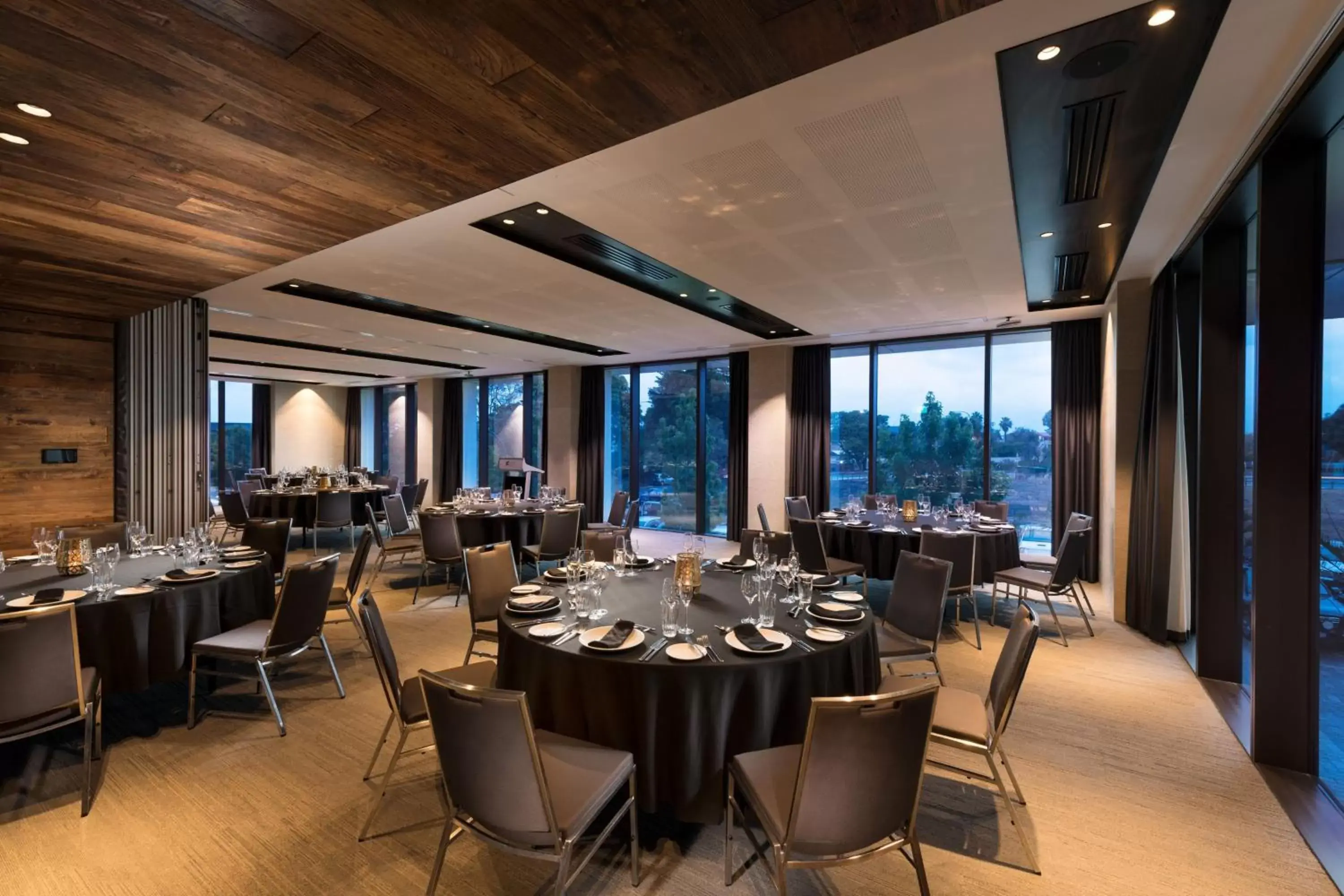 Meeting/conference room, Restaurant/Places to Eat in Aloft Perth