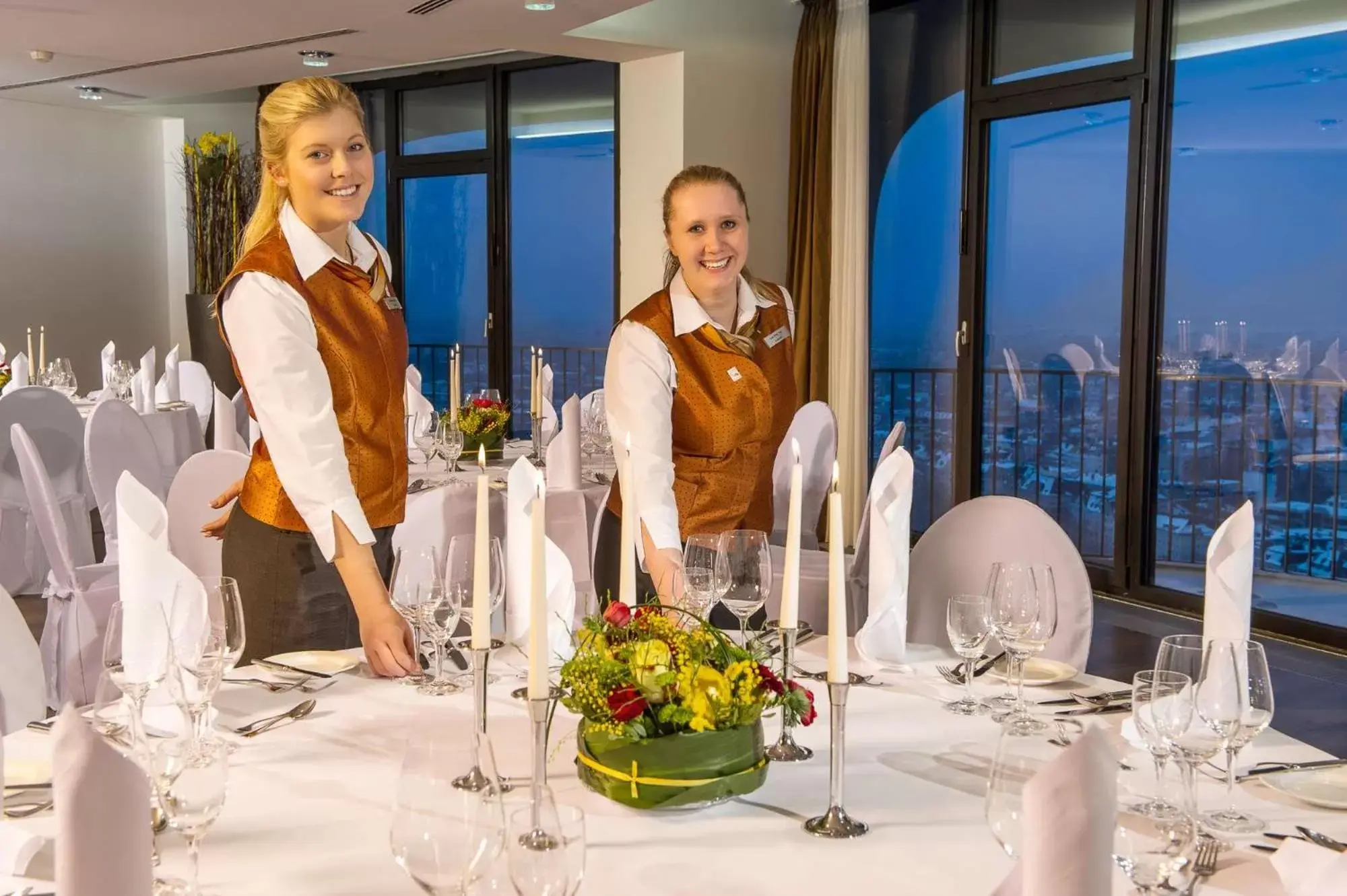 Banquet/Function facilities, Restaurant/Places to Eat in Dorint An der Kongresshalle Augsburg