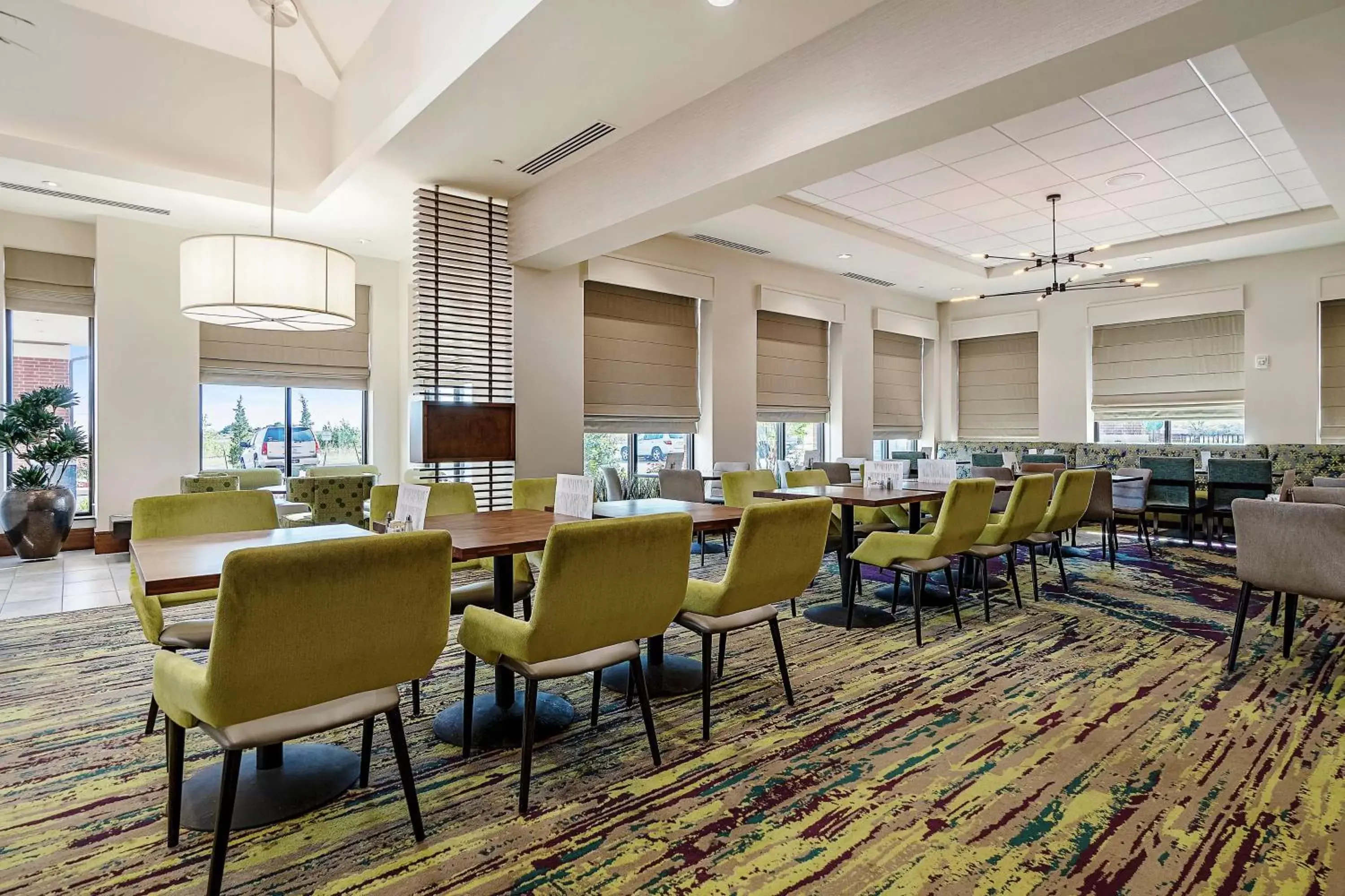 Dining area, Restaurant/Places to Eat in Hilton Garden Inn Edmond/Oklahoma City North