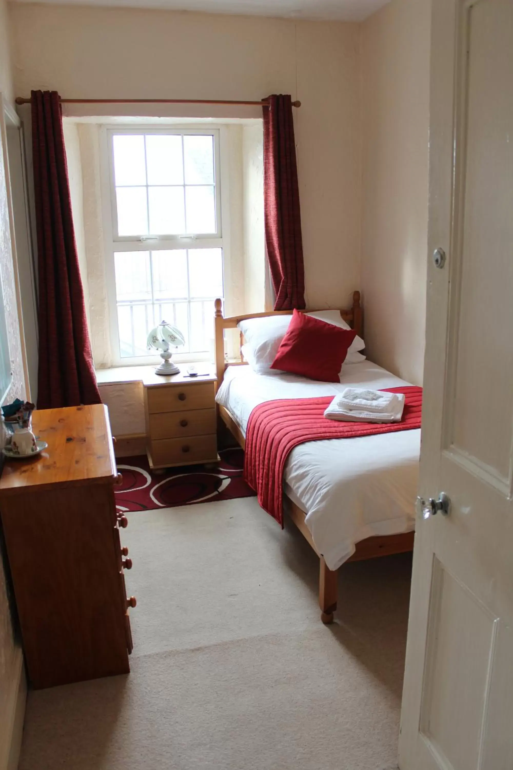 Bedroom, Bed in Middlegate Hotel