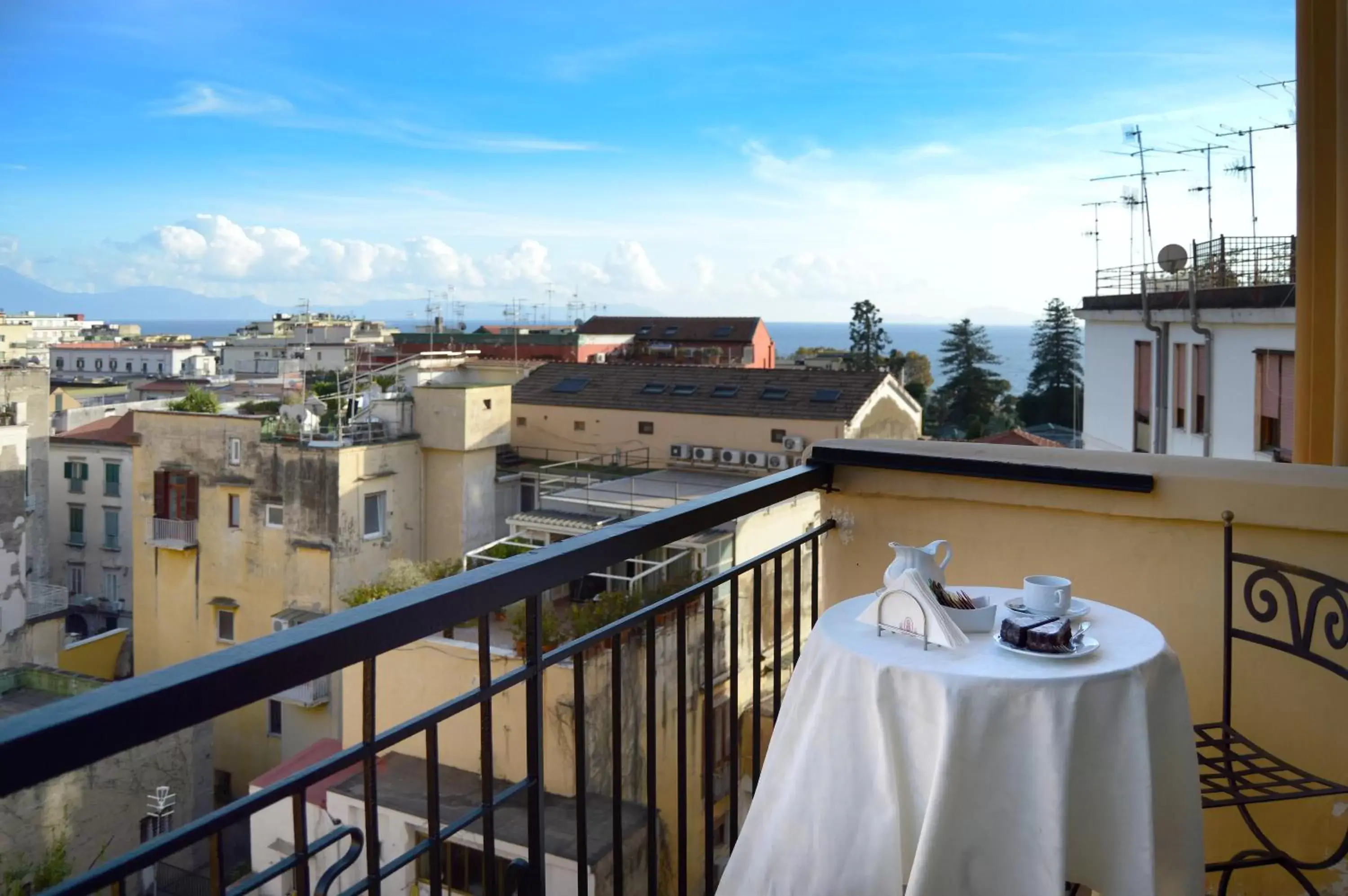Balcony/Terrace in Pinto-Storey Hotel