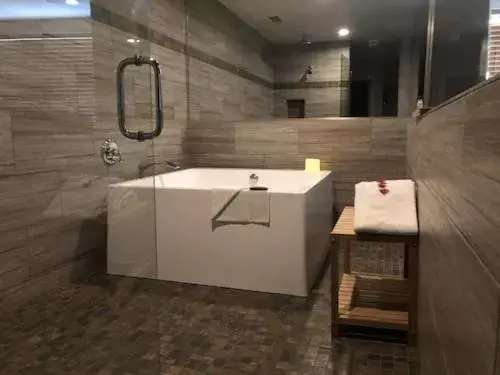 Bath, Bathroom in Postmarc Hotel and Spa Suites