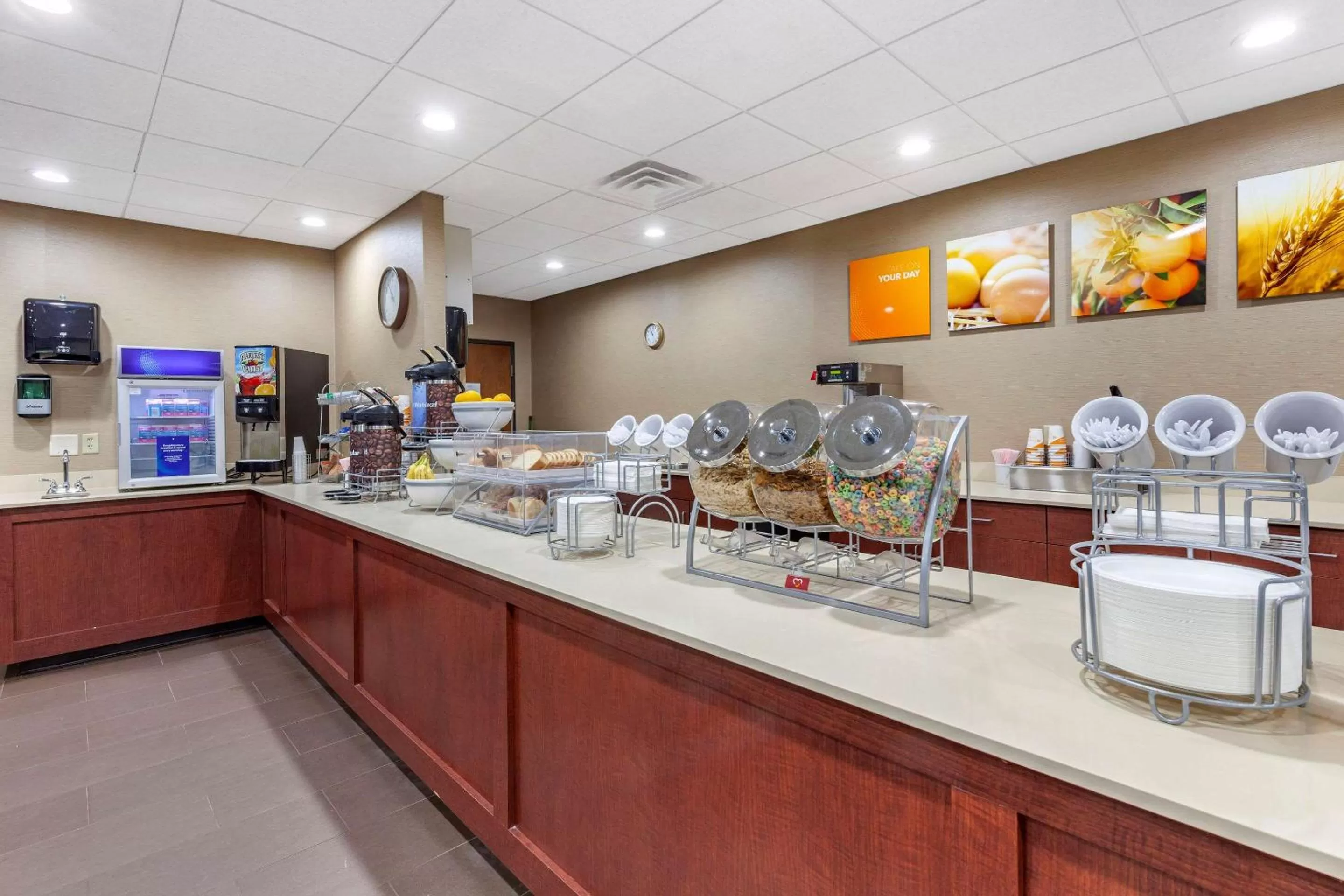 Restaurant/places to eat in Comfort Suites Escanaba West