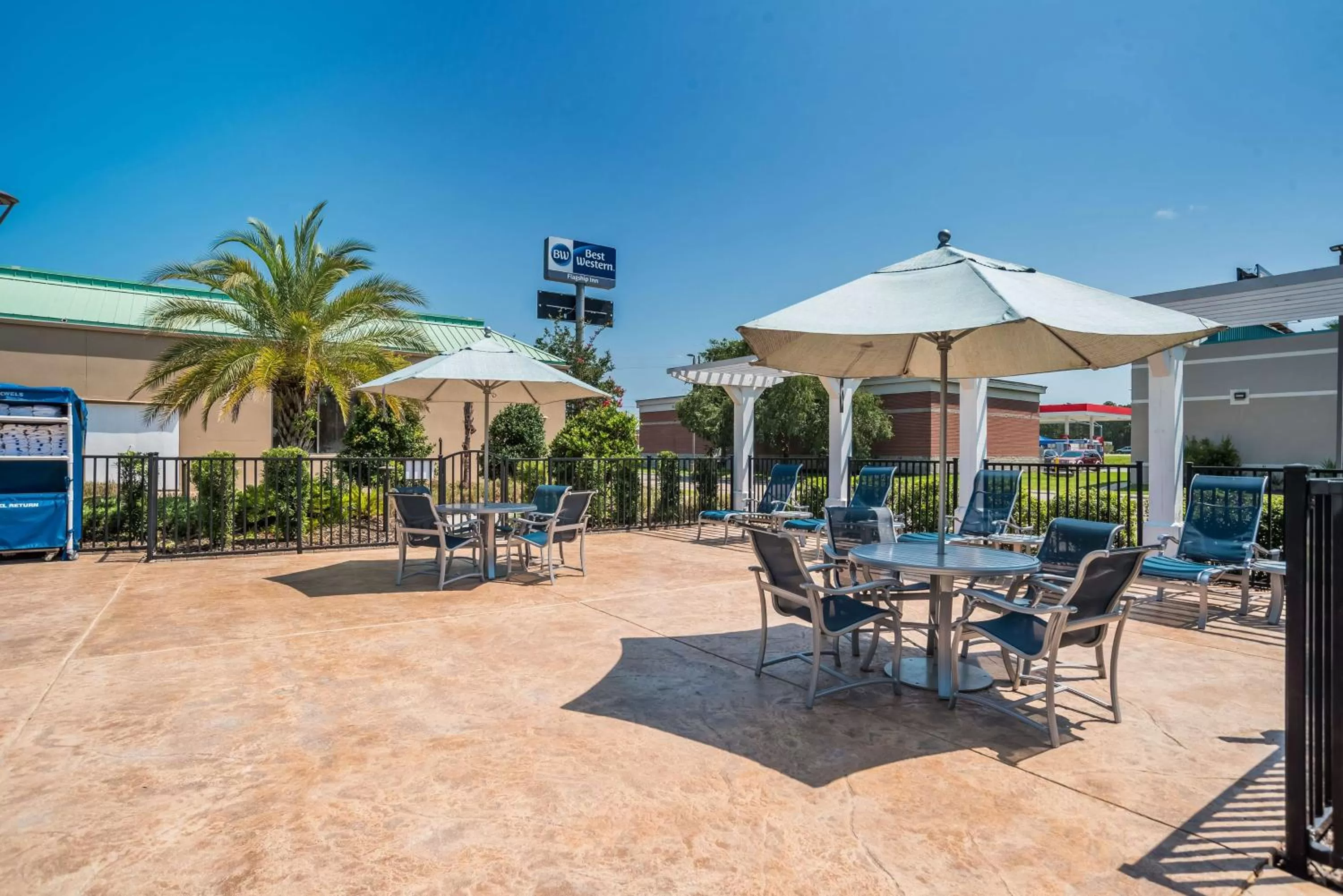 Pool view in Best Western Flagship Inn