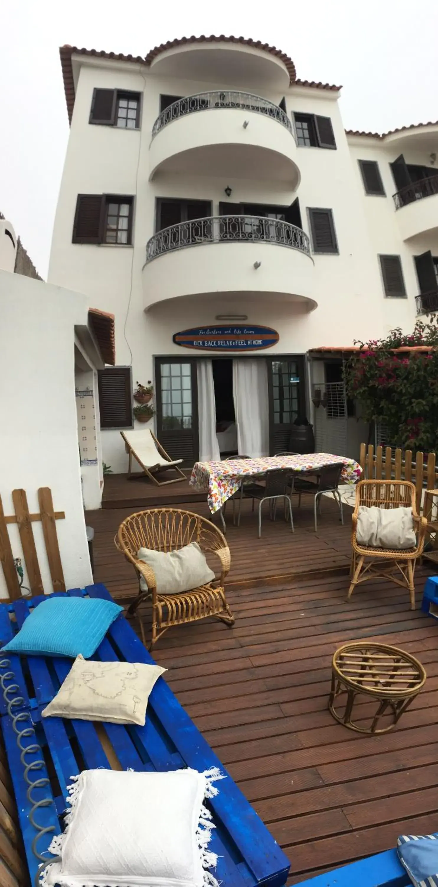 Property Building in Ericeira Chill Hill Hostel & Private Rooms - Peach Garden