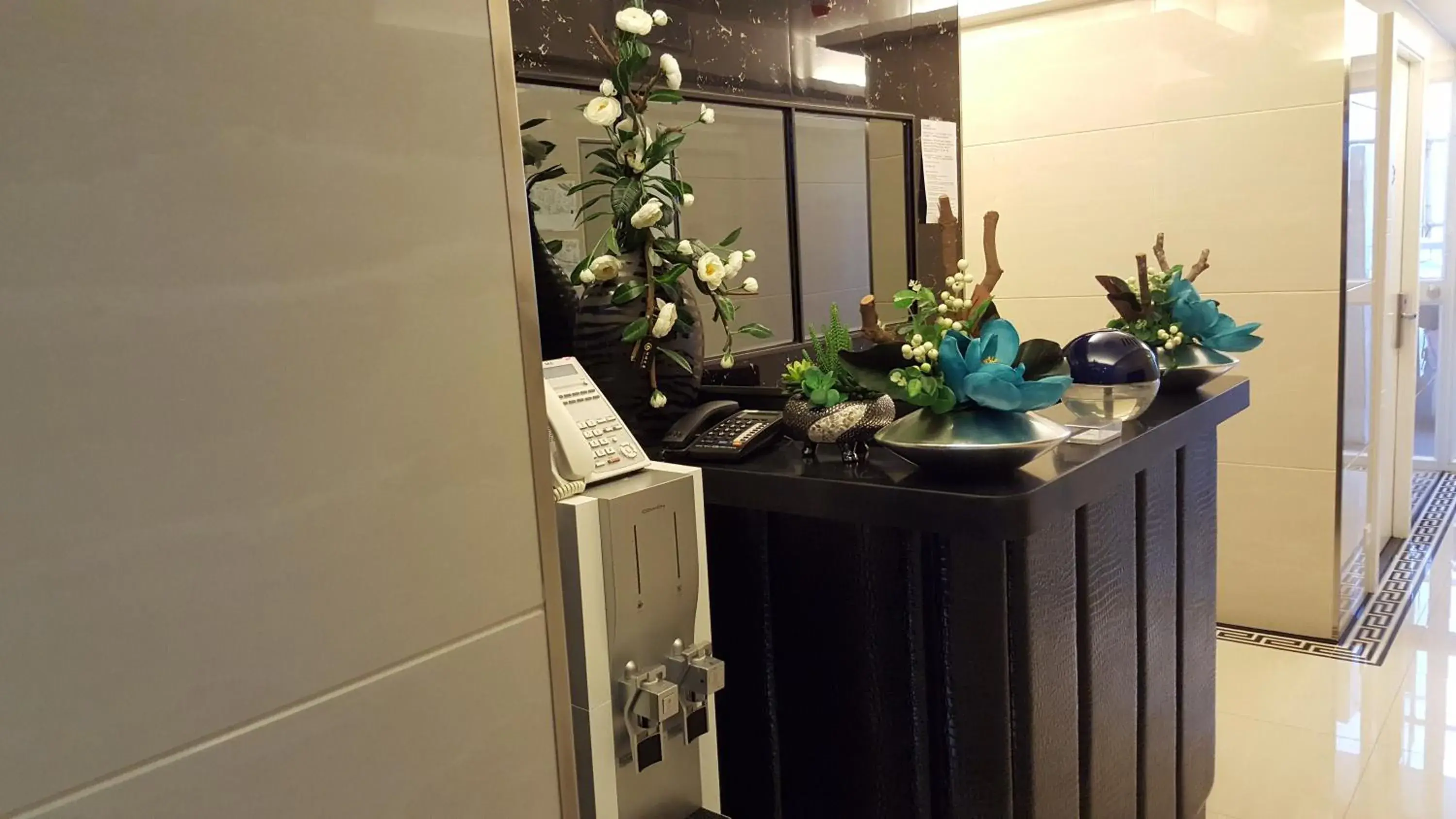 Lobby or reception in Seasons Hotel – Causeway Bay
