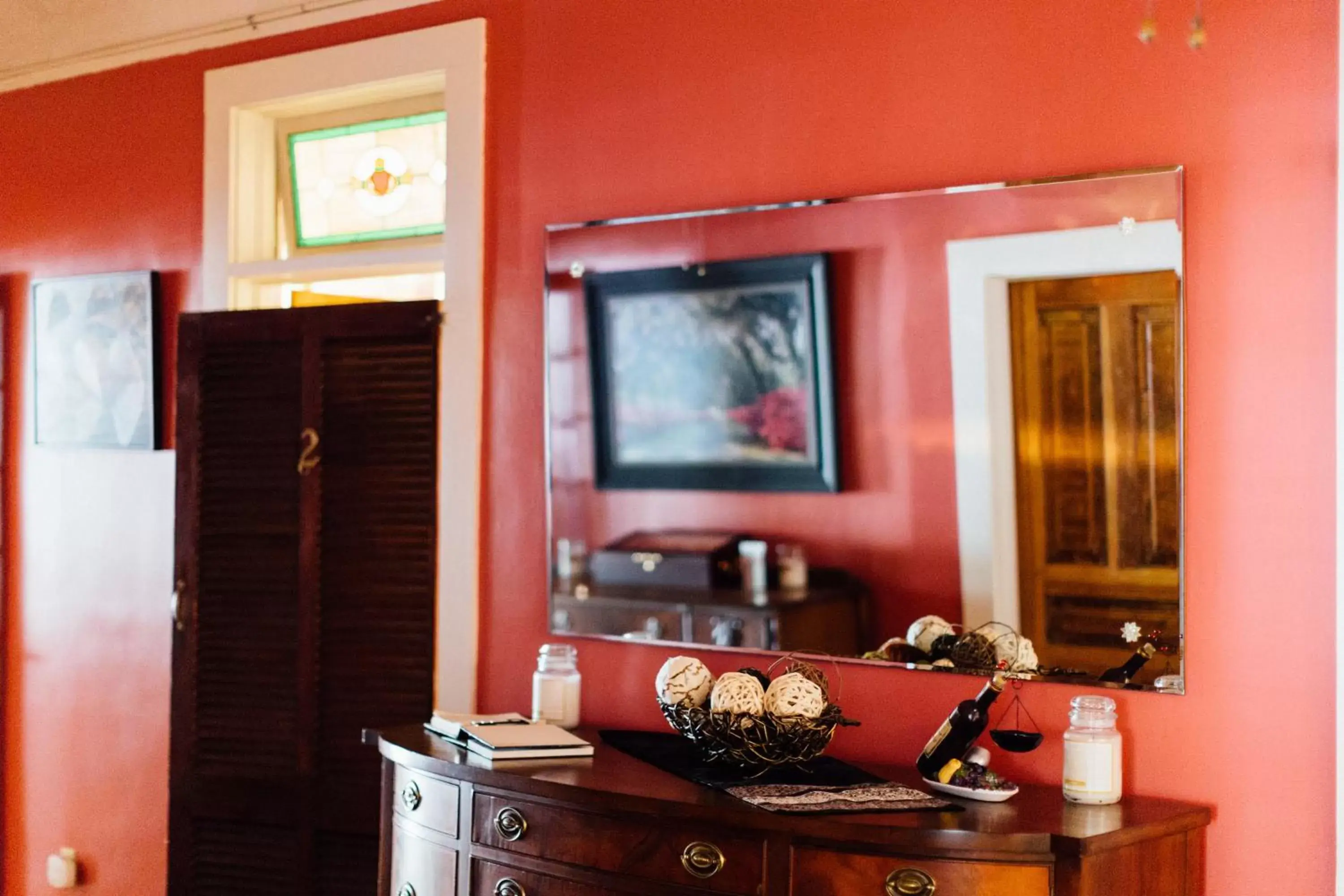 Facade/entrance, Bathroom in The Charleston Inn