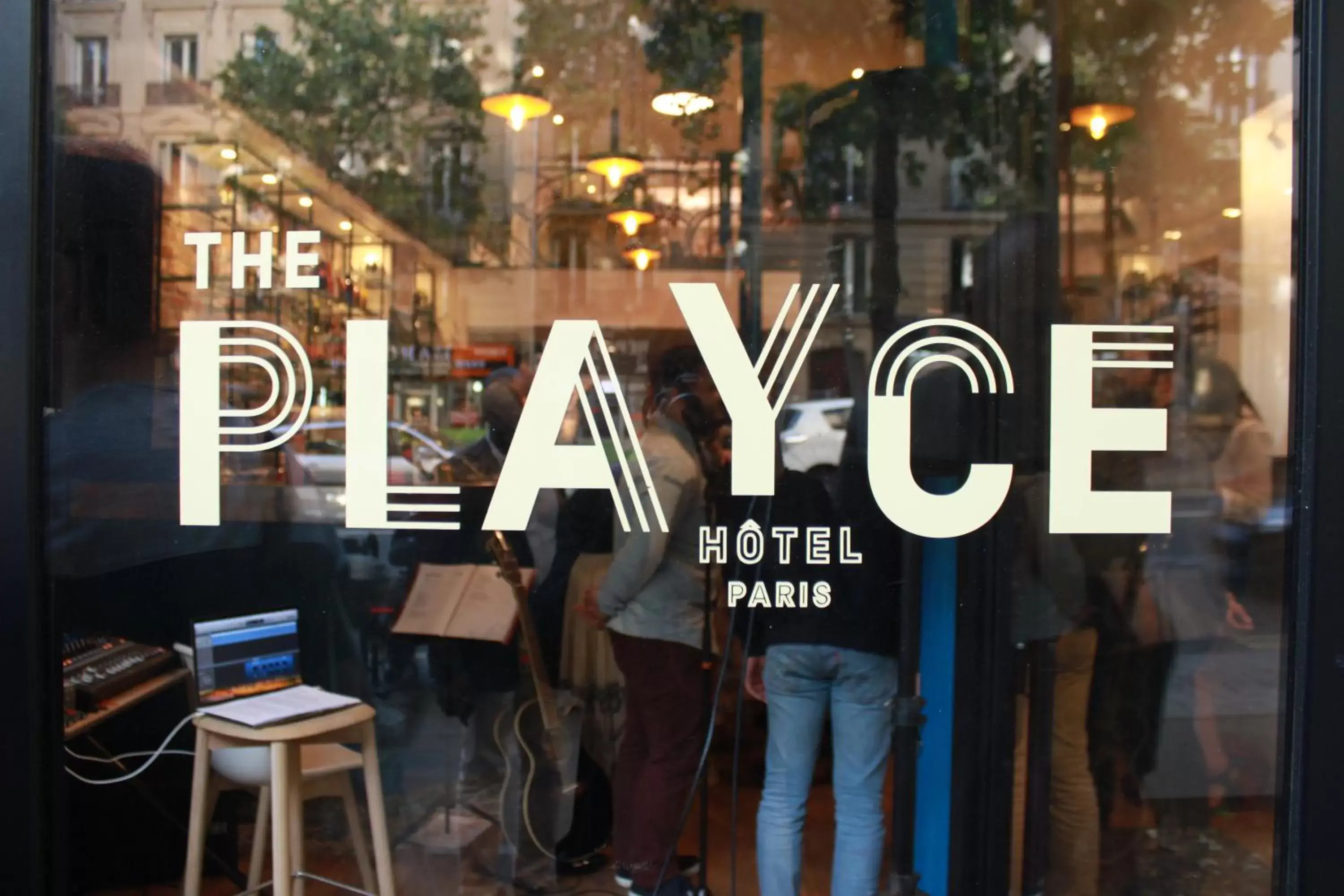 Property logo or sign in Hotel The Playce by Happyculture