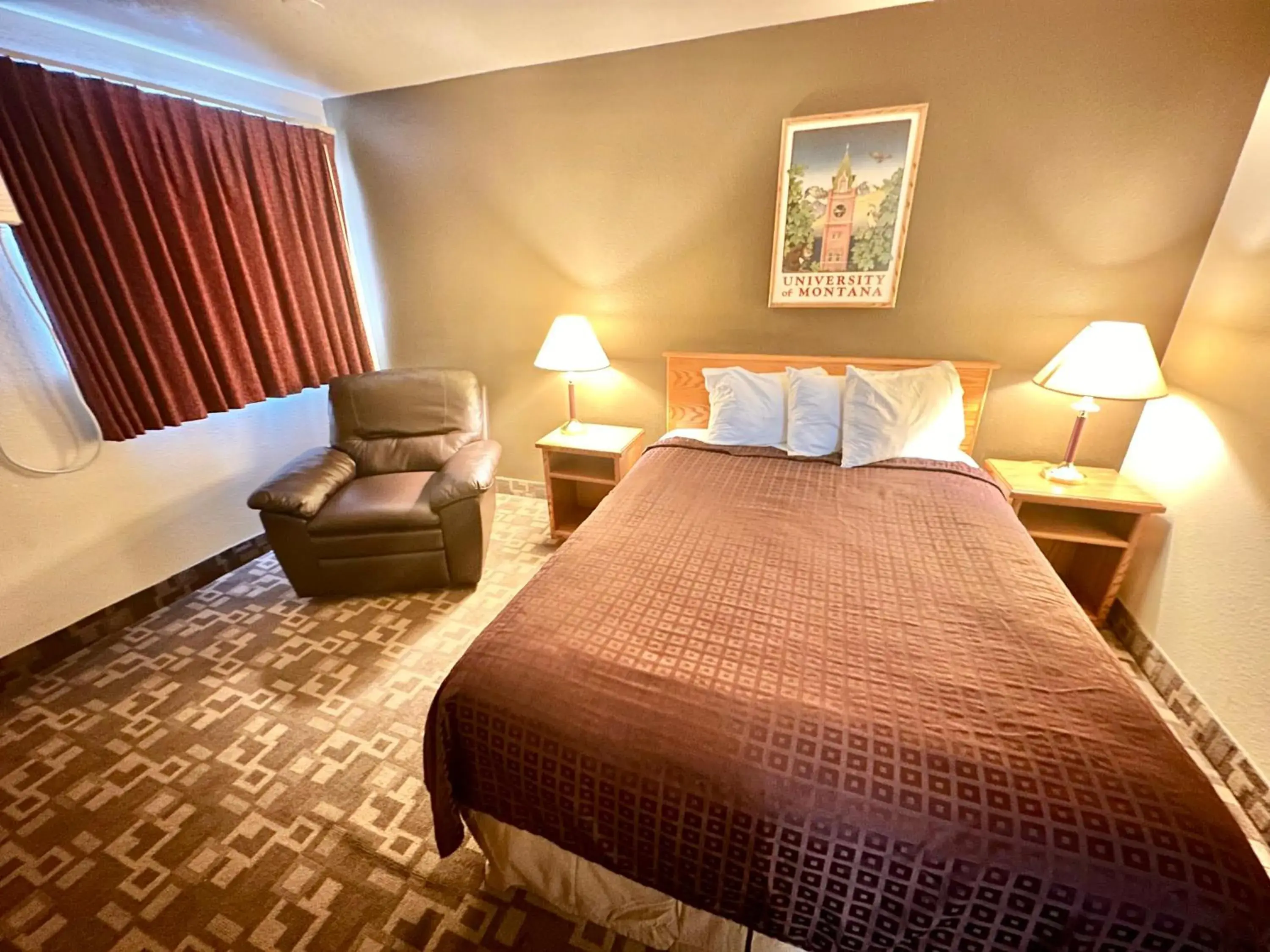 Photo of the whole room, Bed in FairBridge Inn, Suites & Conference Center – Missoula