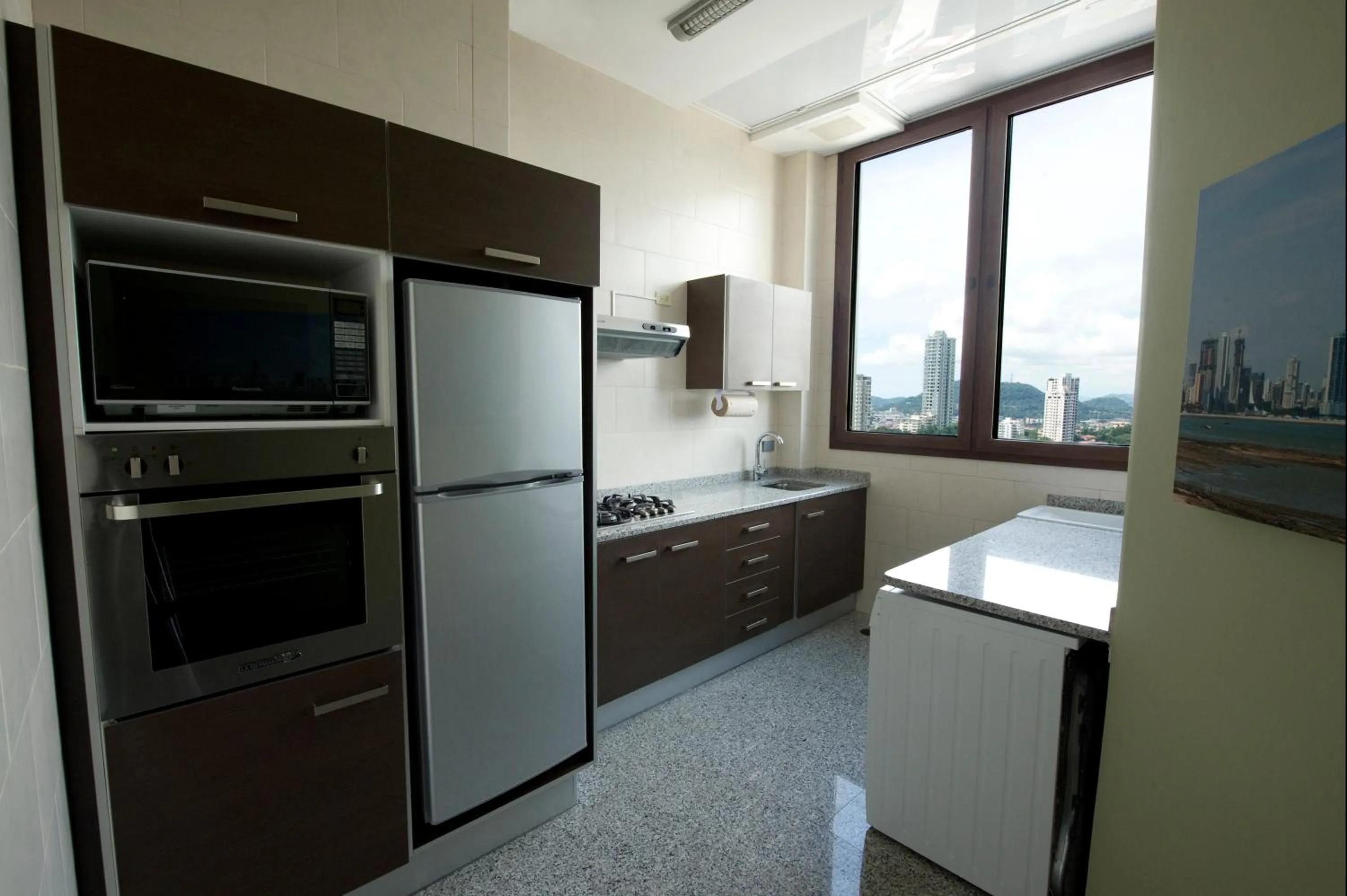 Kitchen or kitchenette in Torres de Alba Hotel & Suites