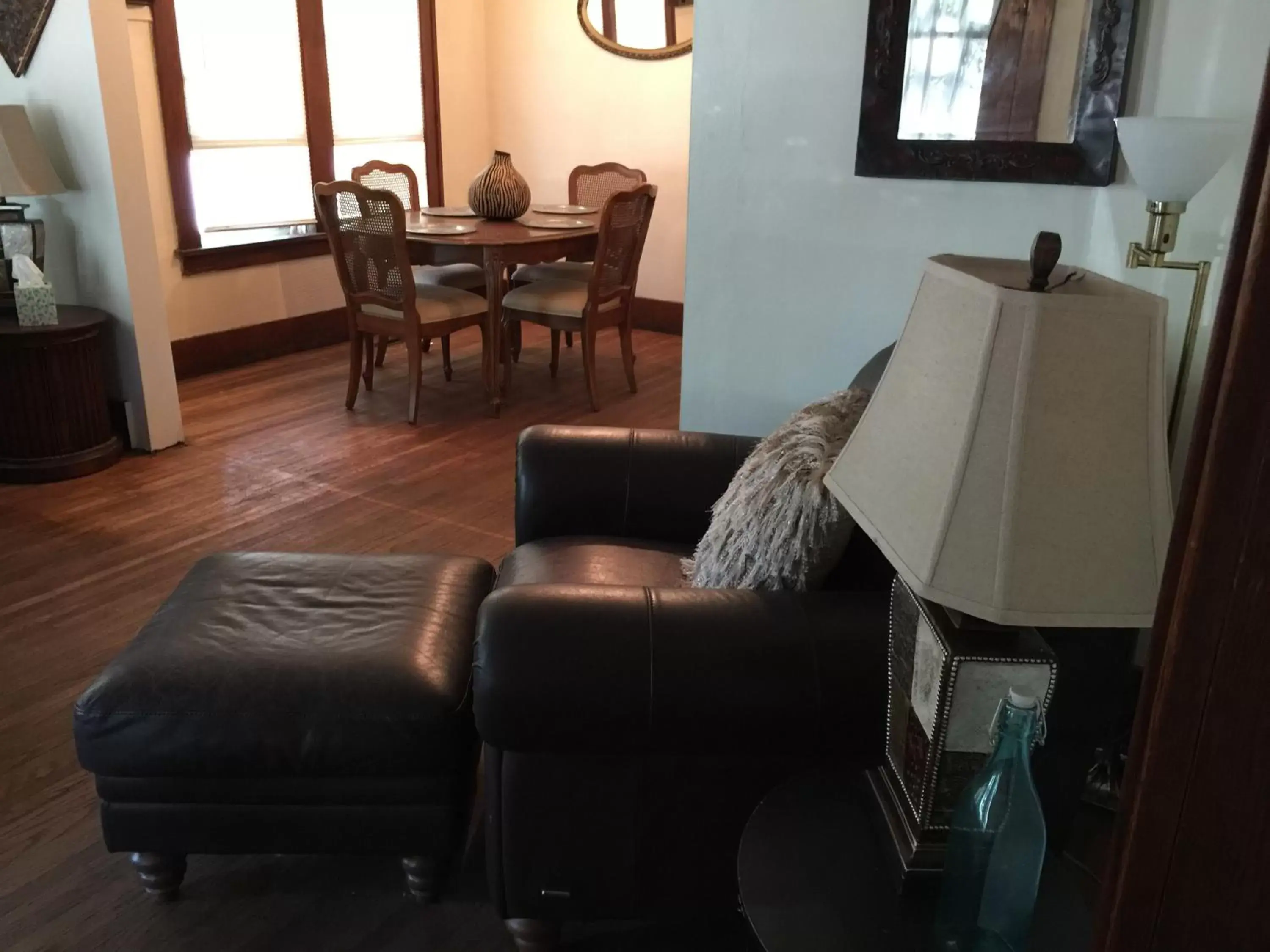 Living room, Seating Area in East Side Motel & Cabins