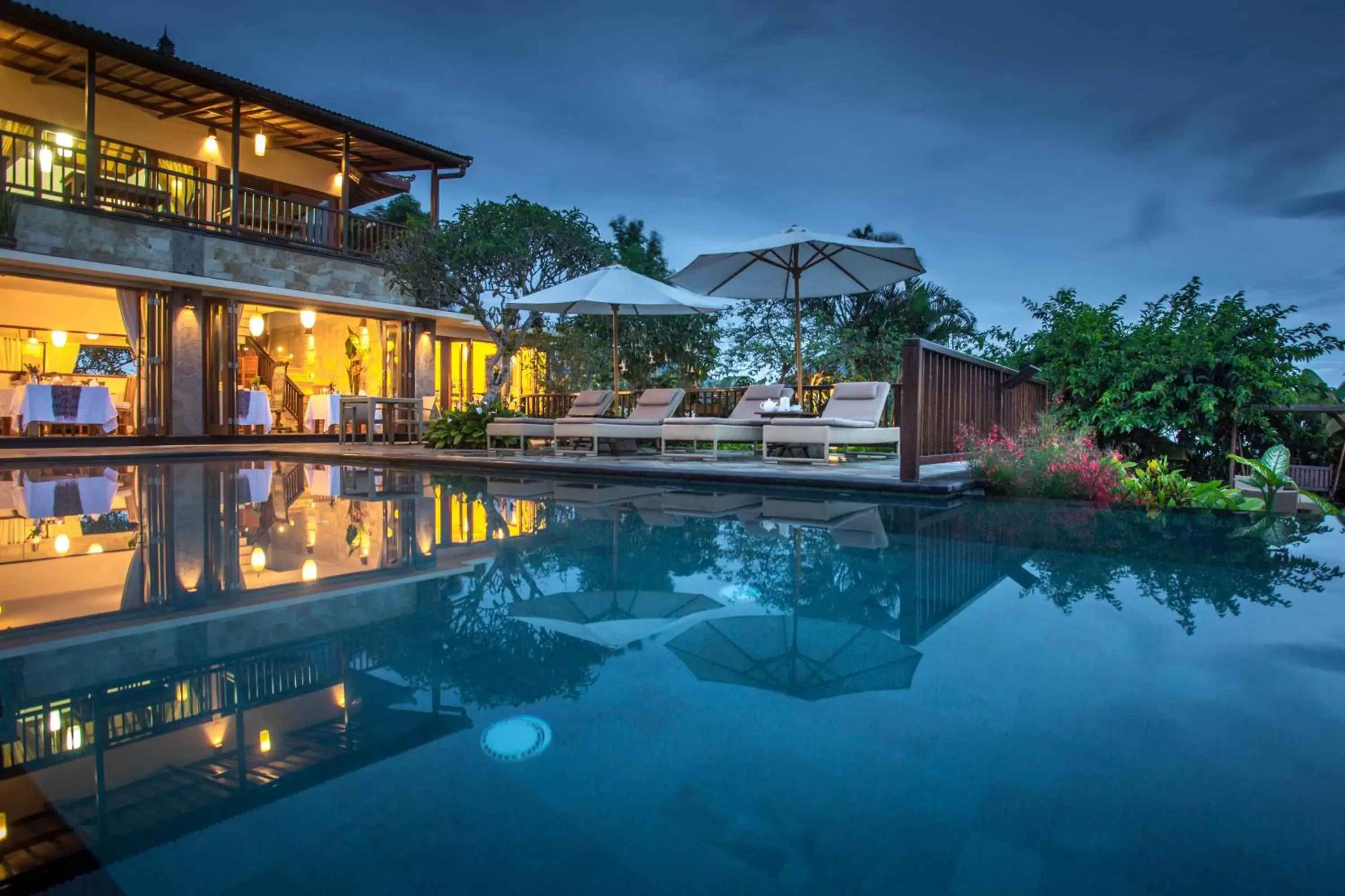 Restaurant/places to eat, Swimming Pool in Munduk Moding Plantation Nature Resort & Spa