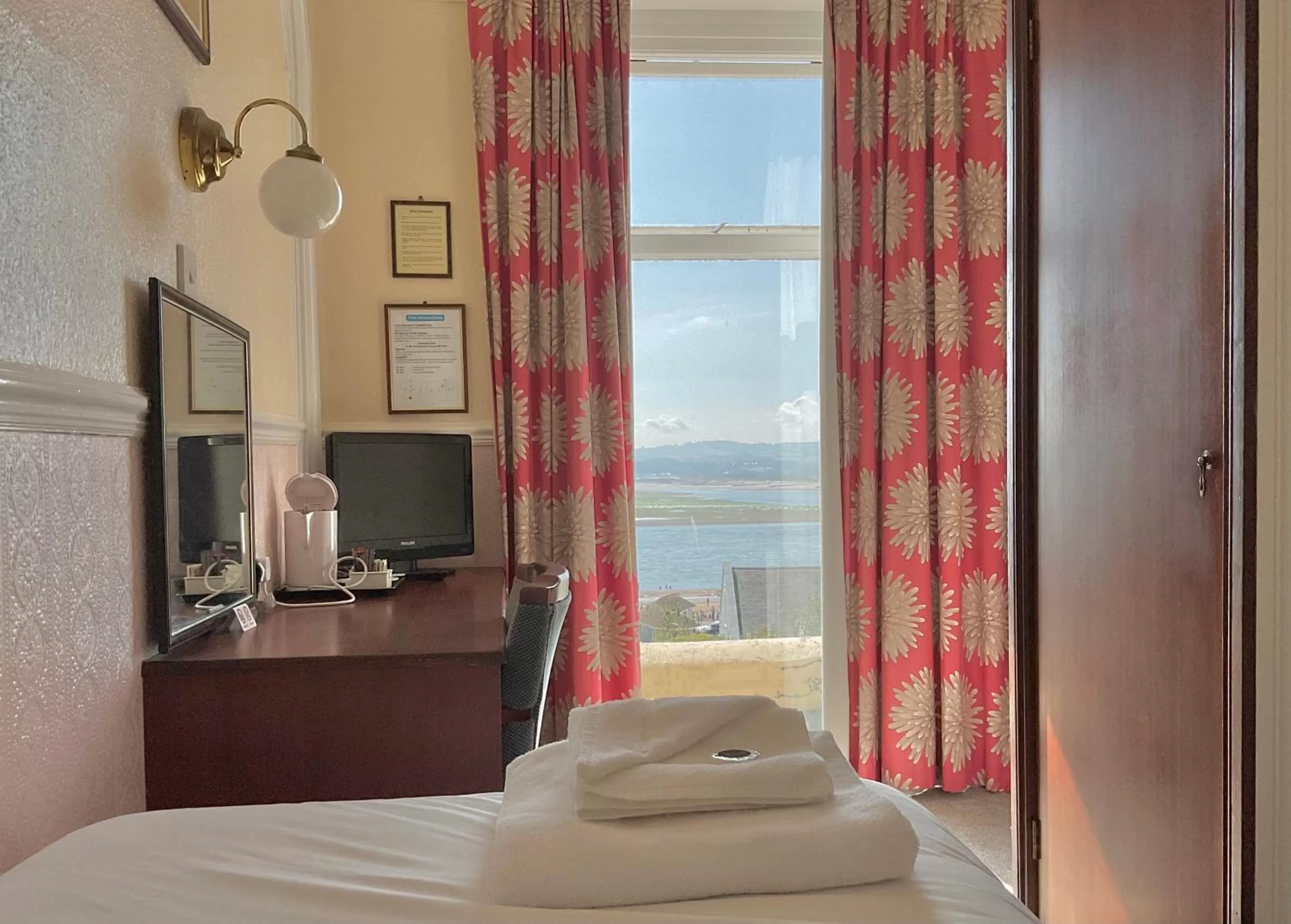 Property building, Bed in Ashton Court Hotel