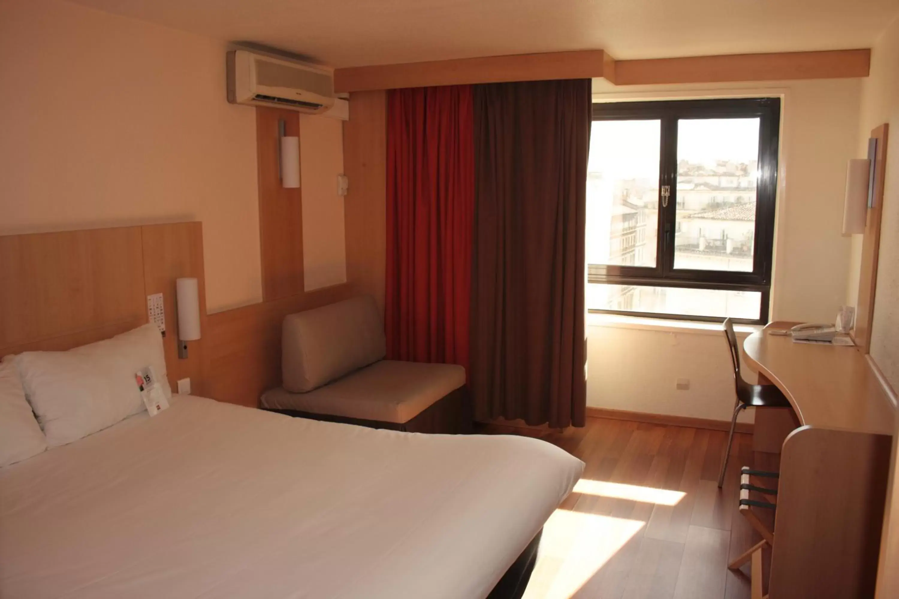 Bedroom, Room Photo in ibis Marseille Centre Gare Saint Charles