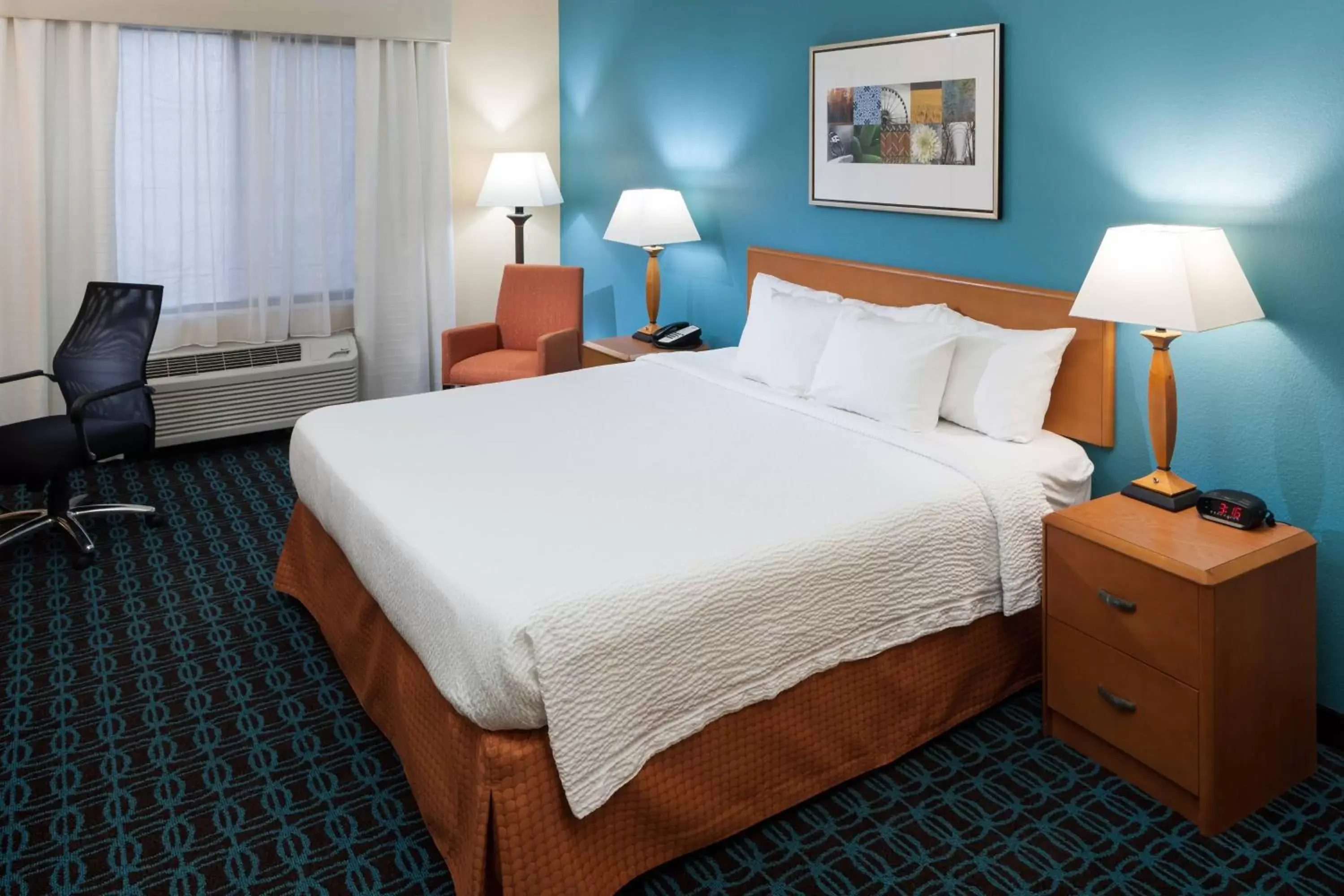 Photo of the whole room, Bed in Fairfield by Marriott Ruston