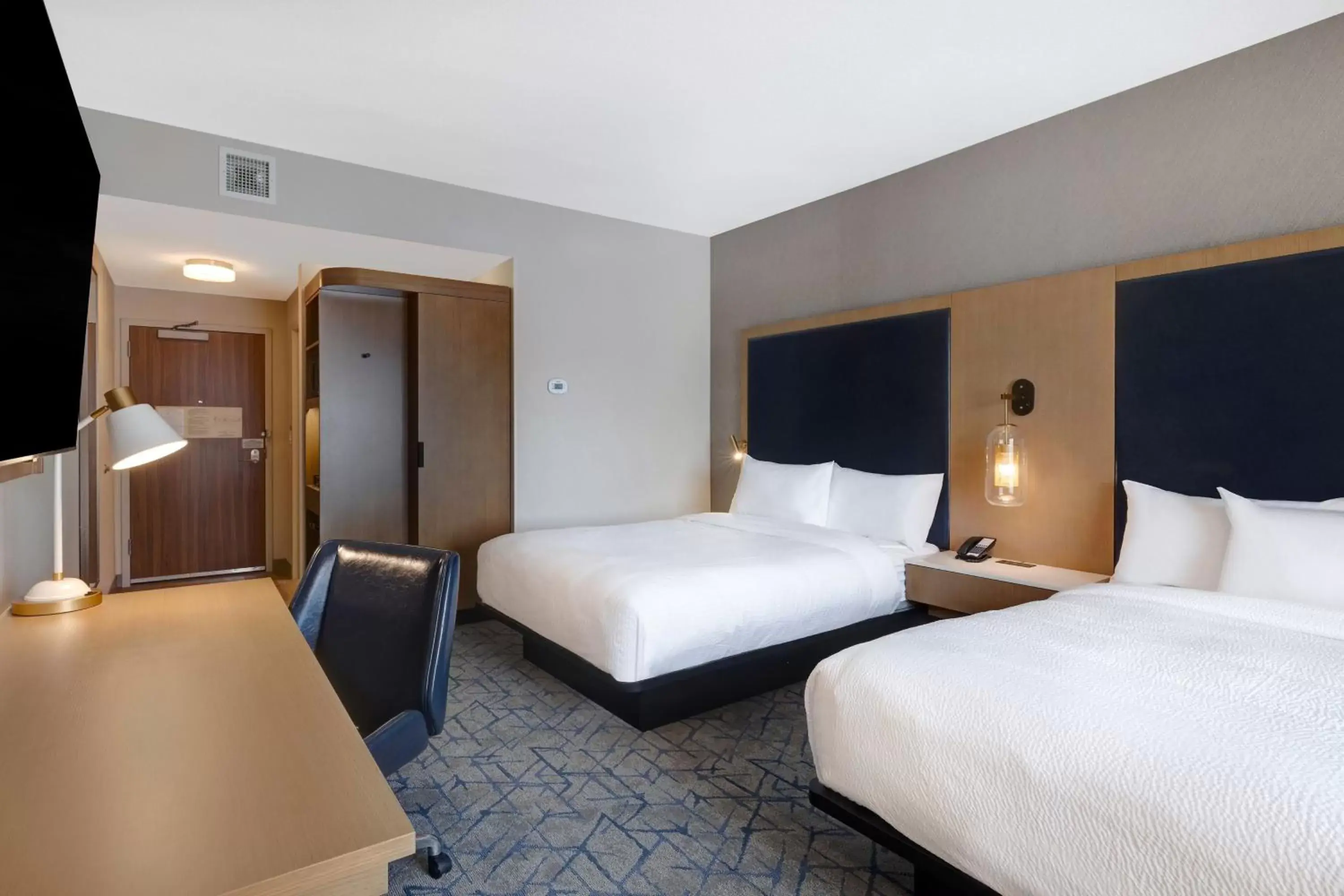 Photo of the whole room, Bed in Fairfield by Marriott Inn & Suites Minneapolis Downtown
