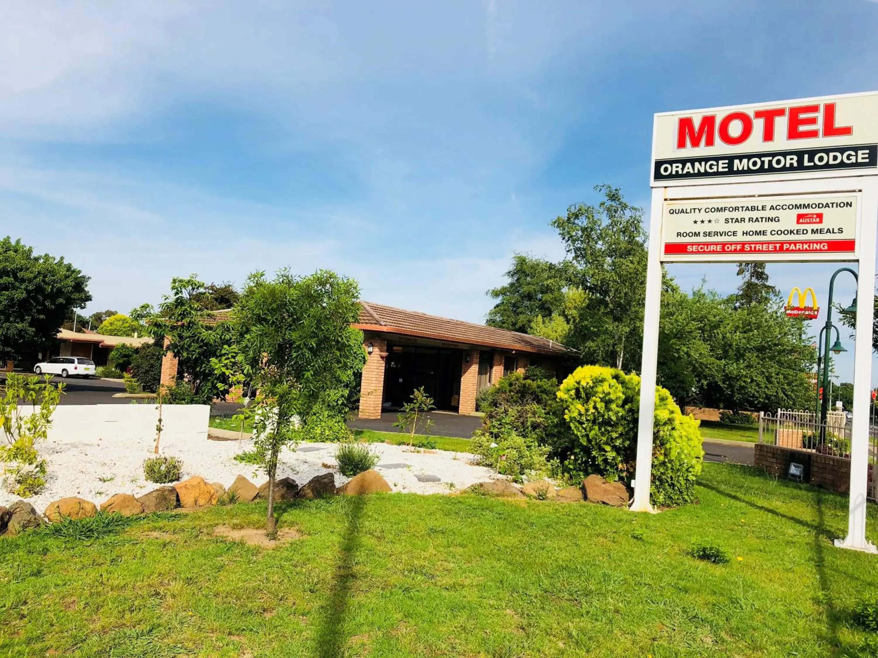 Property Building in Orange Motor Lodge