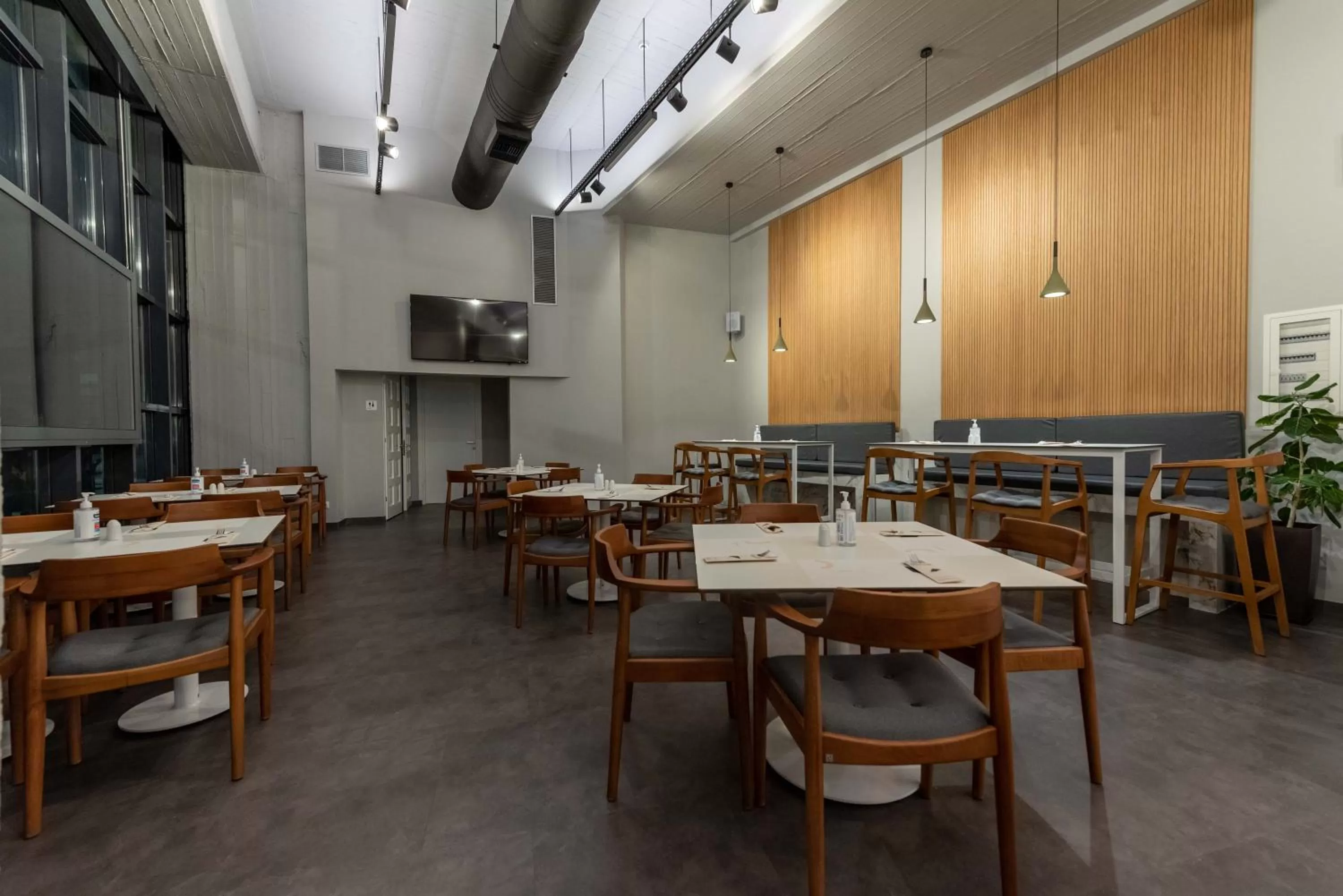 Restaurant/places to eat in Dionisos Hotel