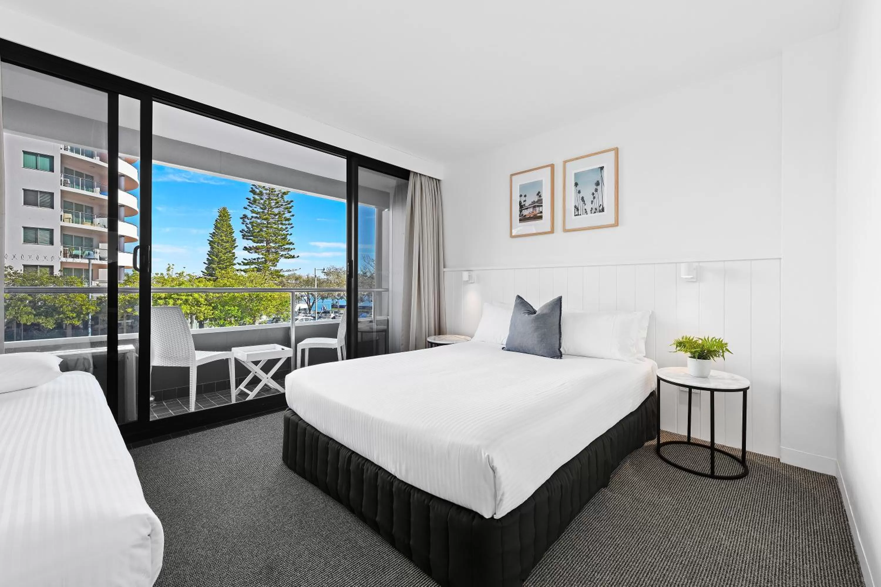 Bedroom, Bed in The Mid Pacific