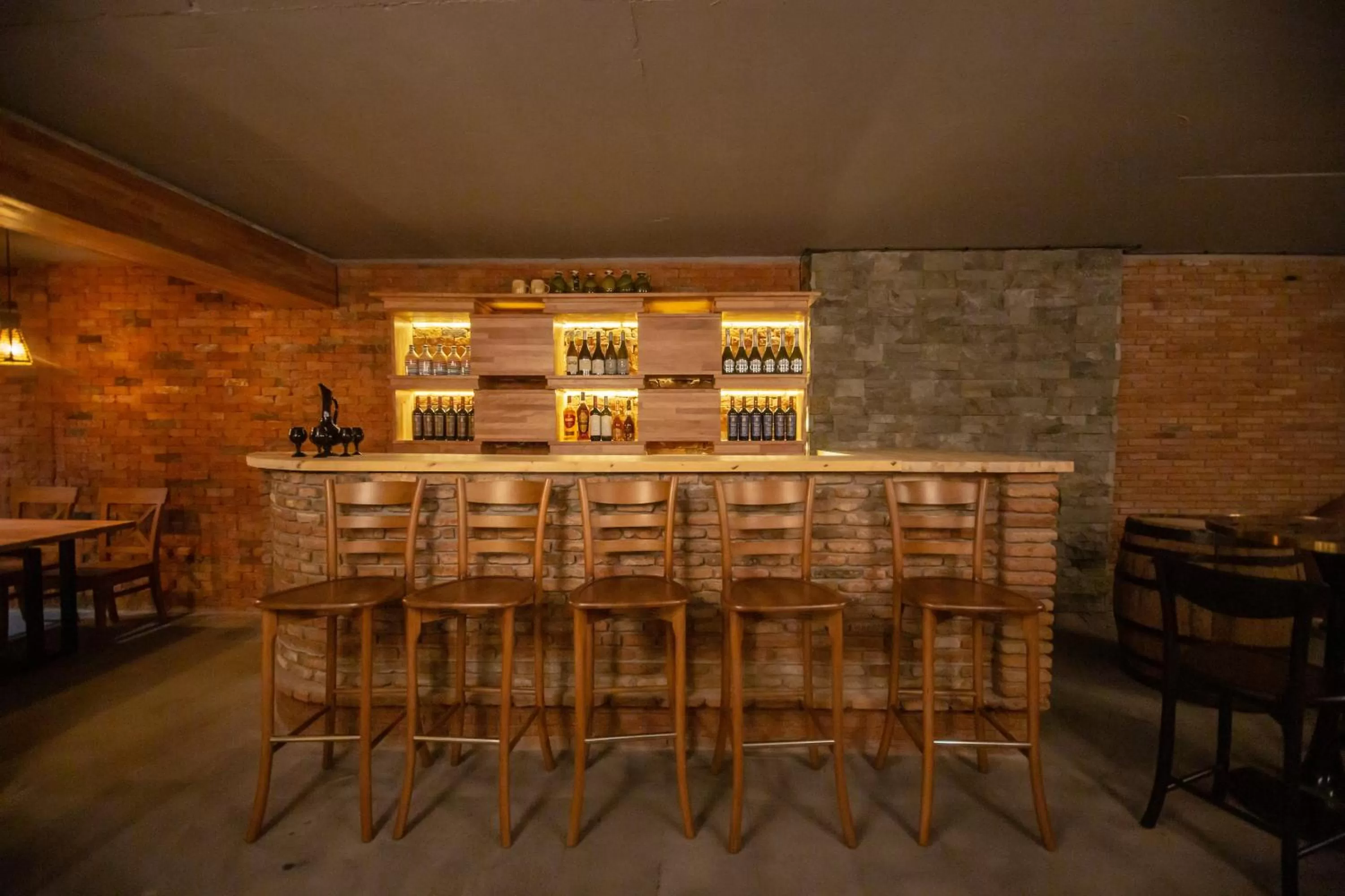 Restaurant/places to eat in Hotel Banovani