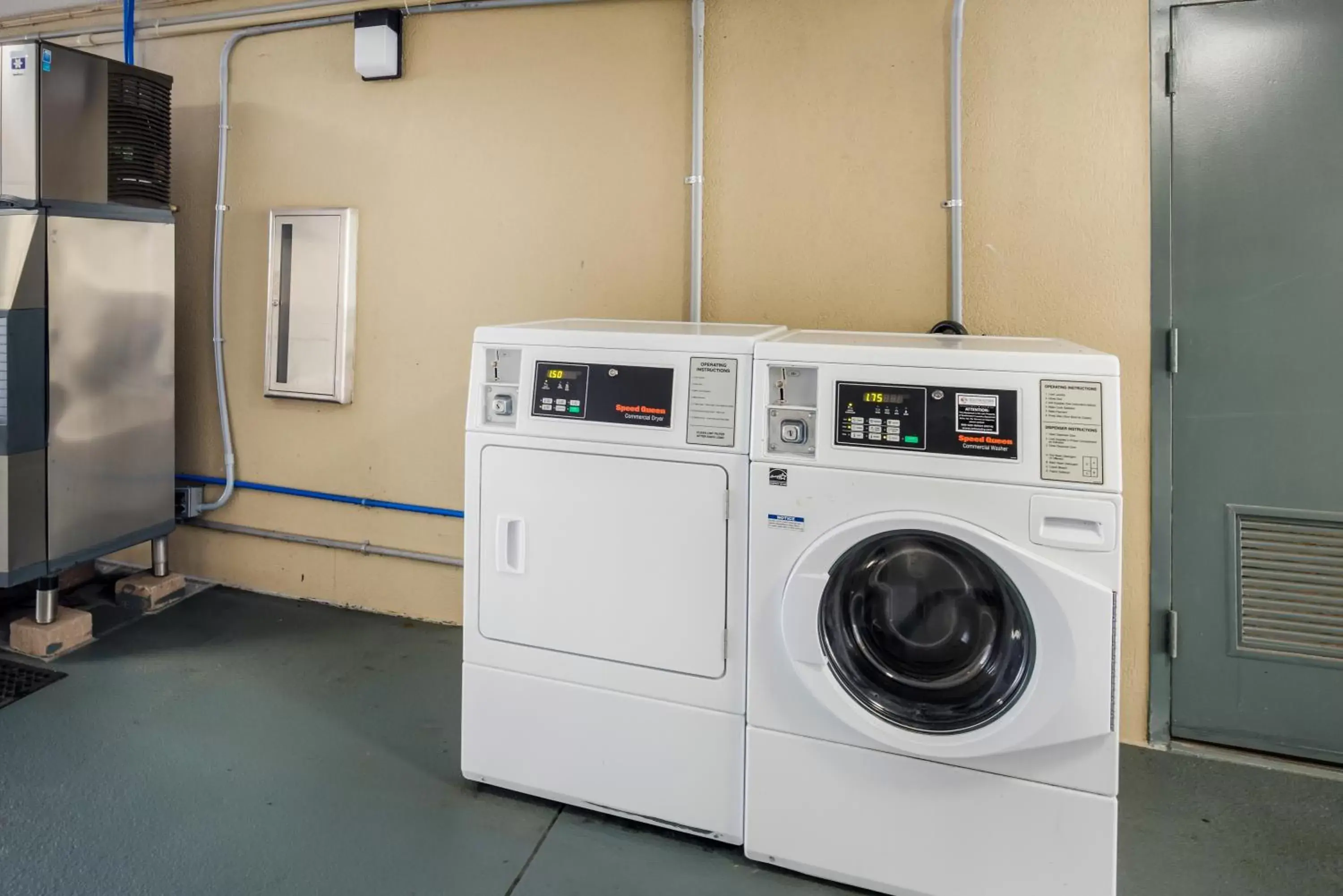 Property building in Quality Inn Albany Property building in Quality Inn Albany