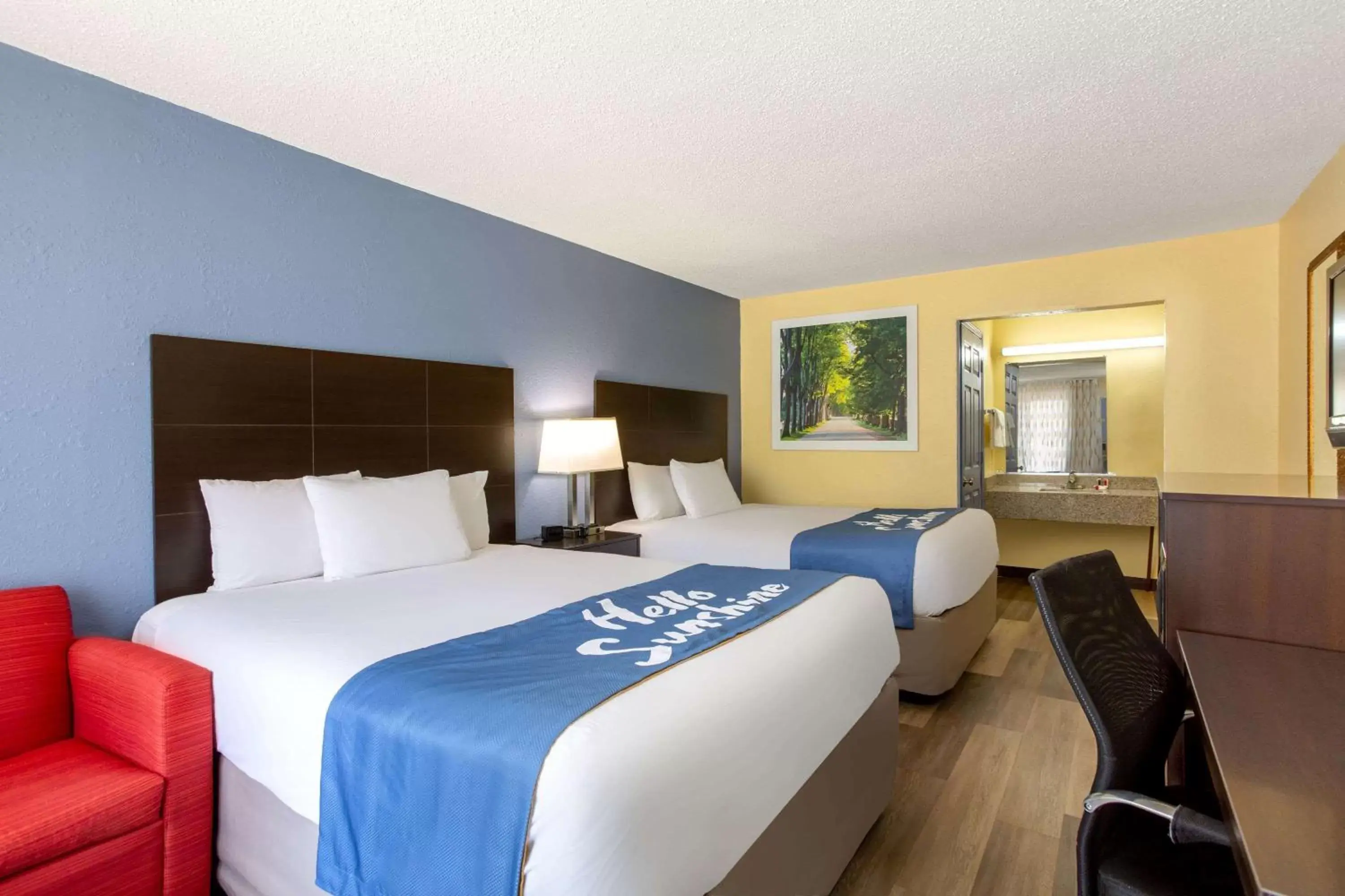 Photo of the whole room, Bed in Days Inn by Wyndham Greensboro Airport