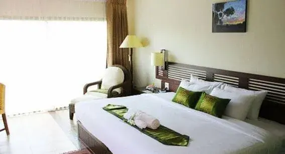 Bed in Mae Jo Golf Resort & Spa