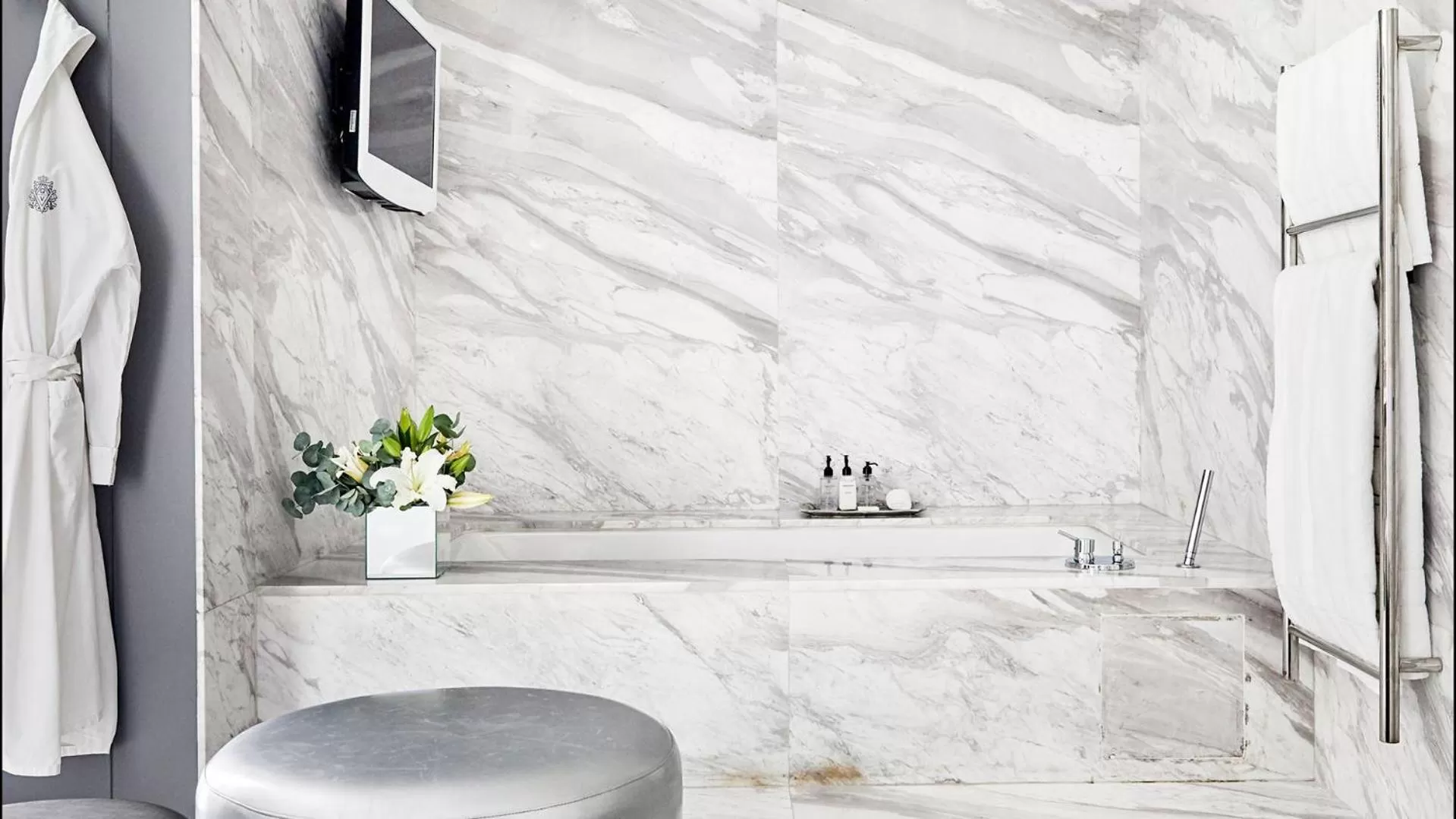 Queen Victoria Hotel by NEWMARK