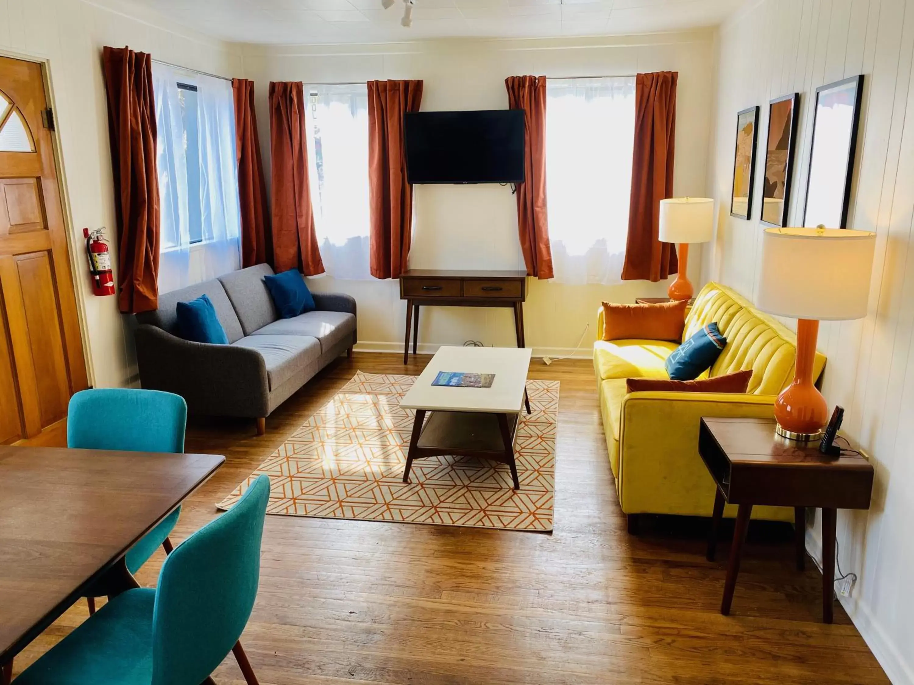 Living room in A-Lodge Lyons Living room in A-Lodge Lyons