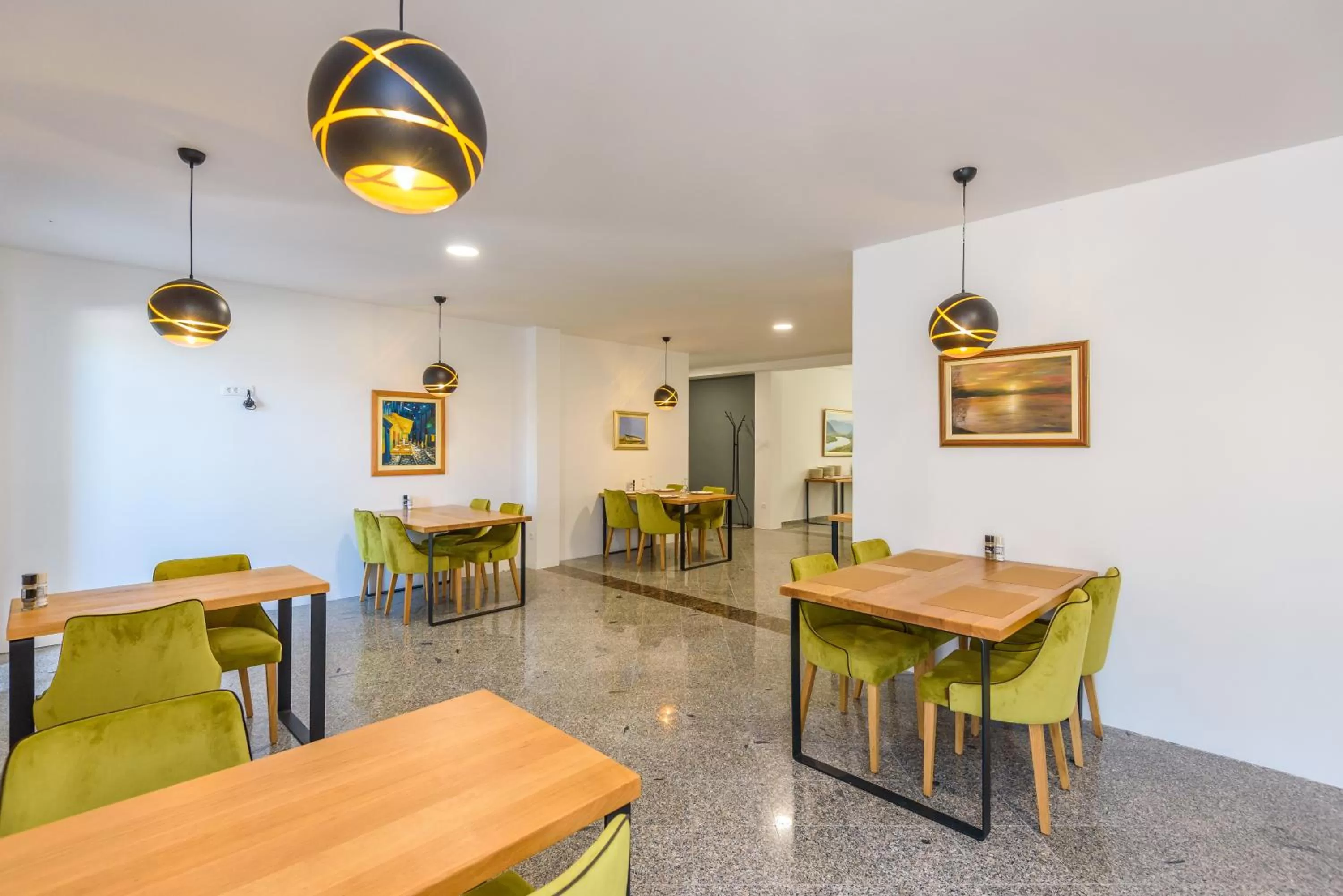 Restaurant/places to eat, Dining Area in Boutique rooms Kican