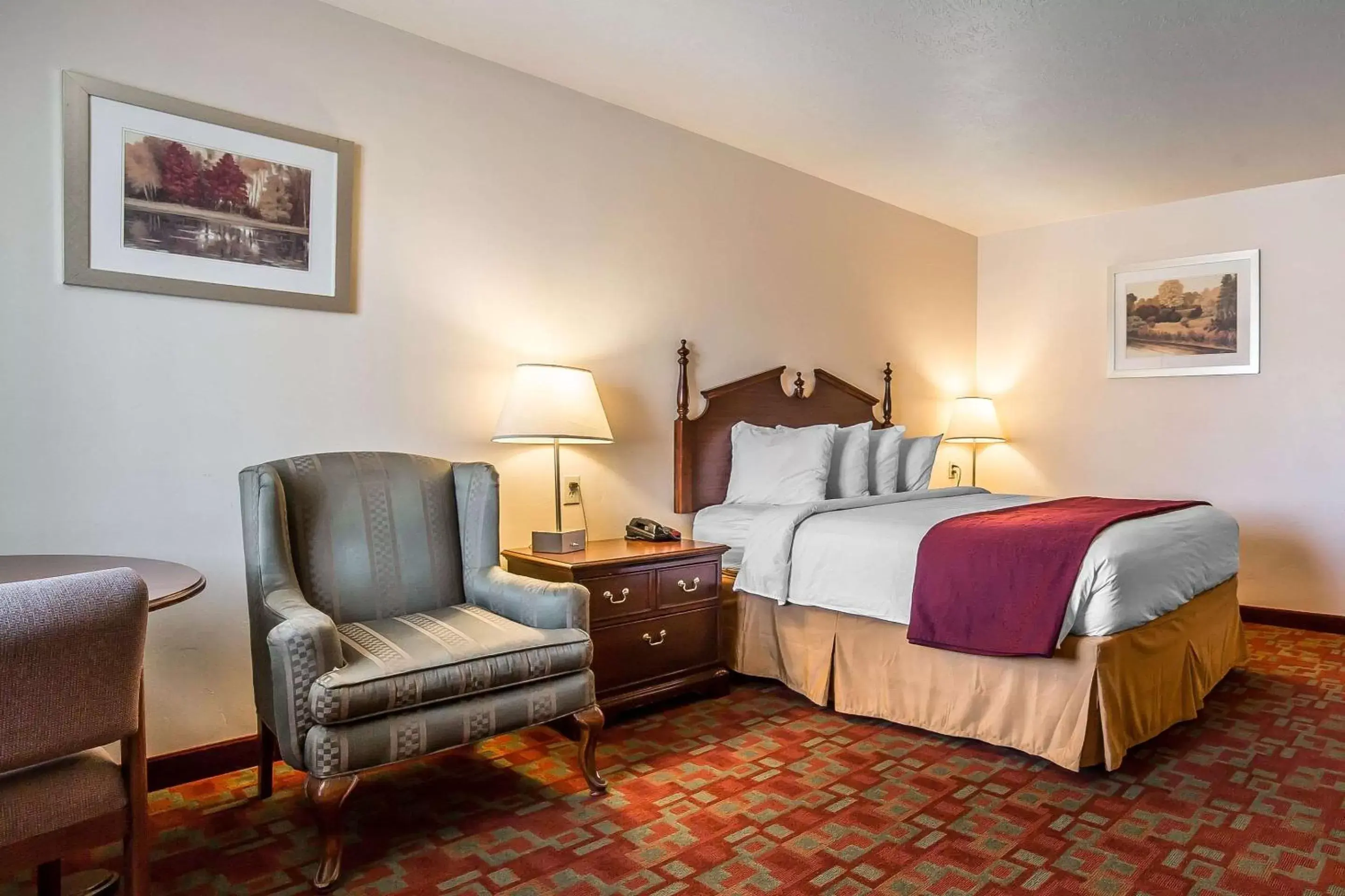 Photo of the whole room, Bed in Quality Inn Evanston near Wyoming Downs