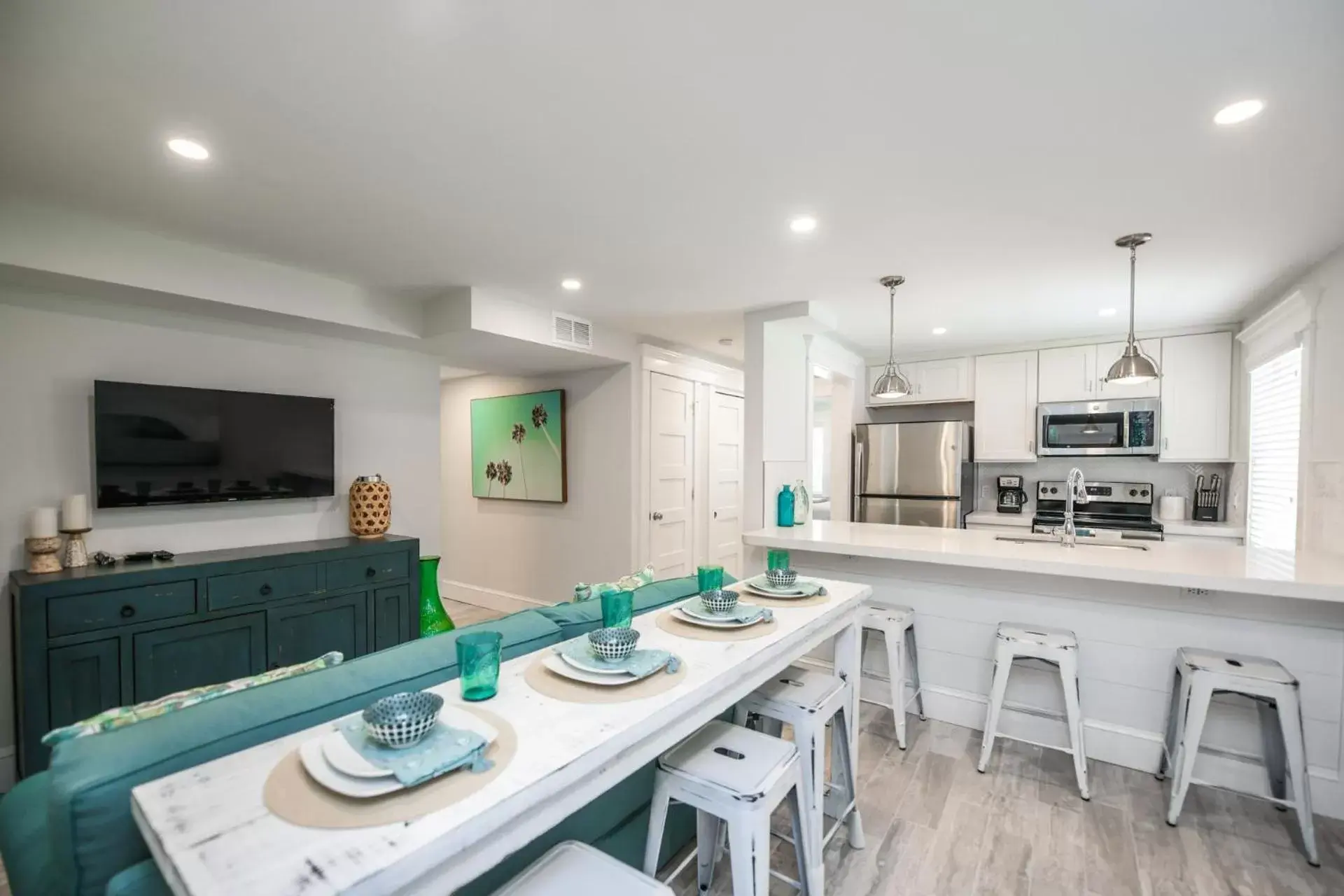 Kitchen/Kitchenette in Tropical Breeze Resort