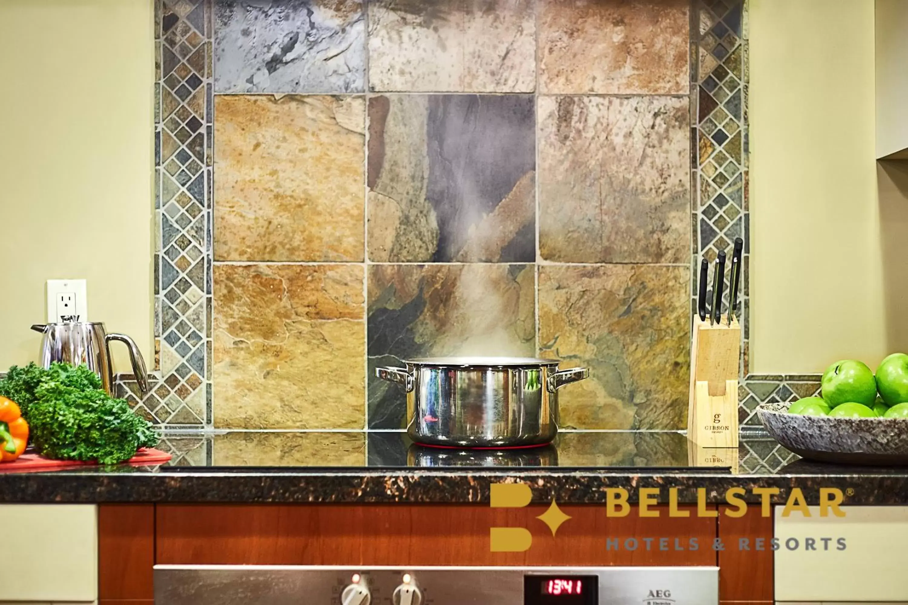 Kitchen or kitchenette in Solara Resort by Bellstar Hotels