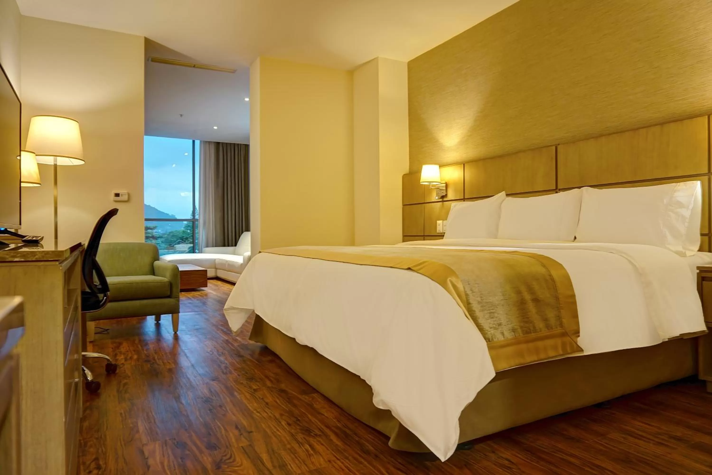 Photo of the whole room, Bed in Radisson Hotel Guayaquil