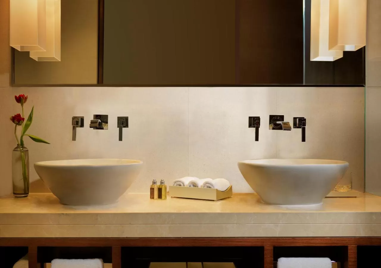 Bathroom in Himalayas Hotel Shanghai