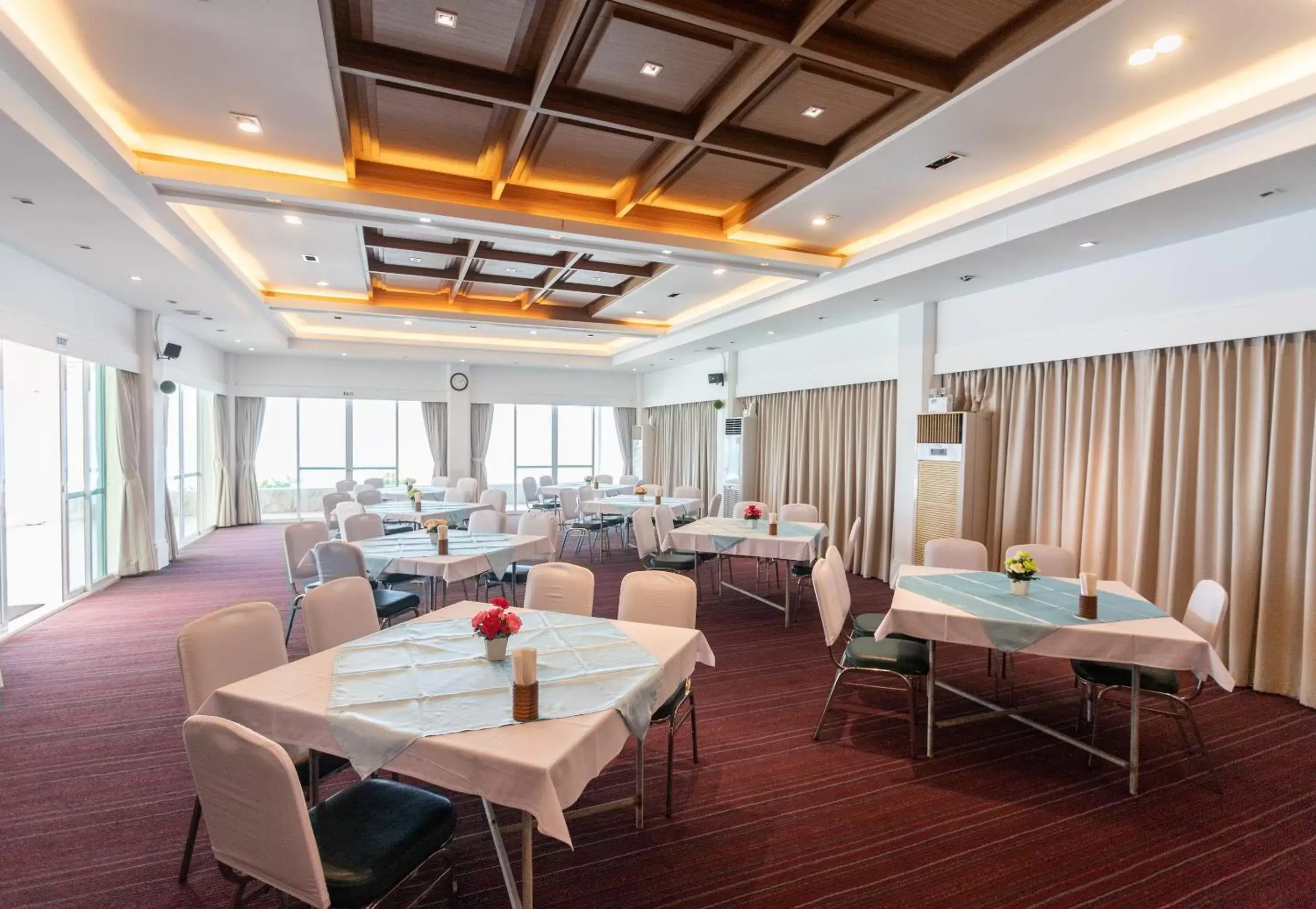 Meeting/conference room, Restaurant/Places to Eat in Sailom Hotel Hua Hin - SHA Extra Plus