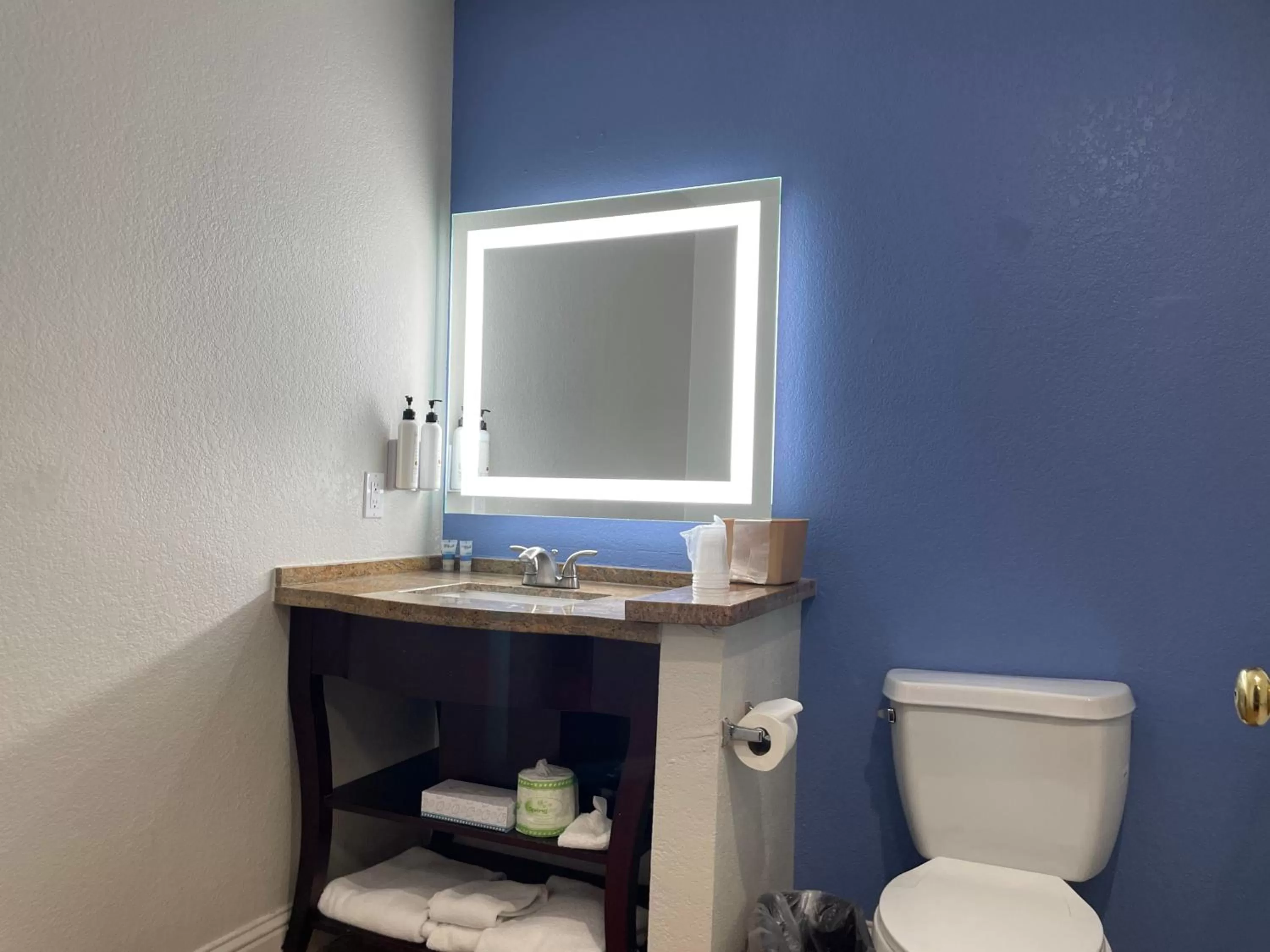 Bathroom in Hotel Solares