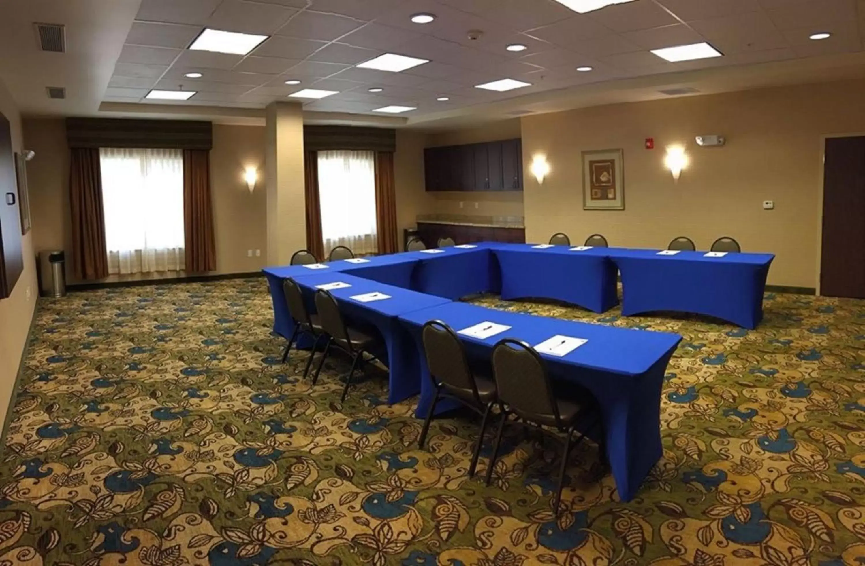 Meeting/conference room in Holiday Inn Express Hotel Twin Falls, an IHG Hotel