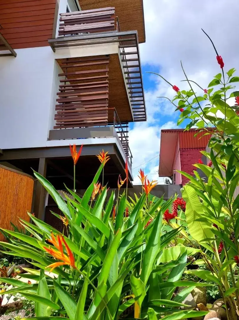 Garden, Property Building in La Fortuna Lodge by Treebu Hotels