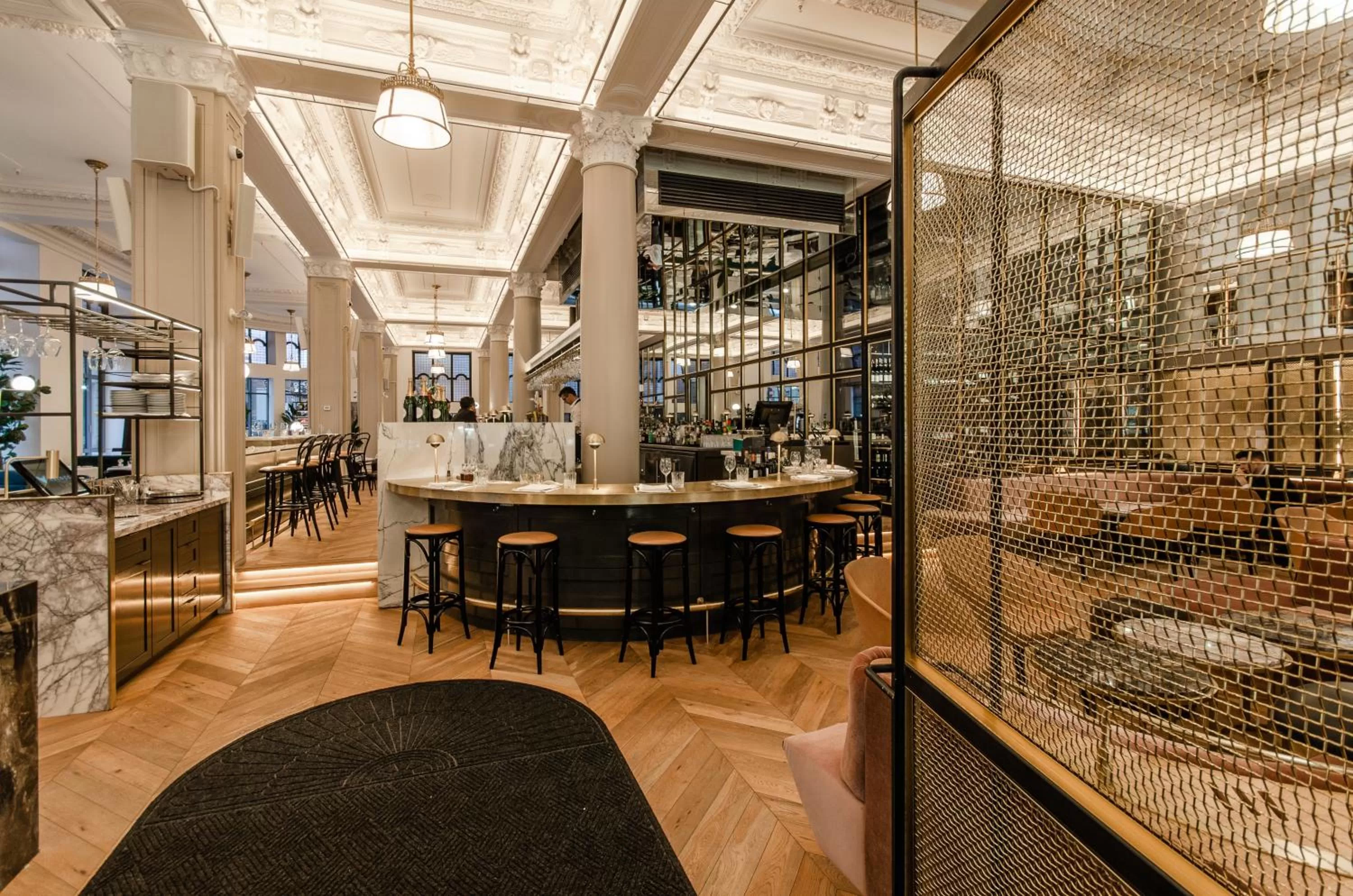 Restaurant/places to eat in Hôtel Birks Montréal