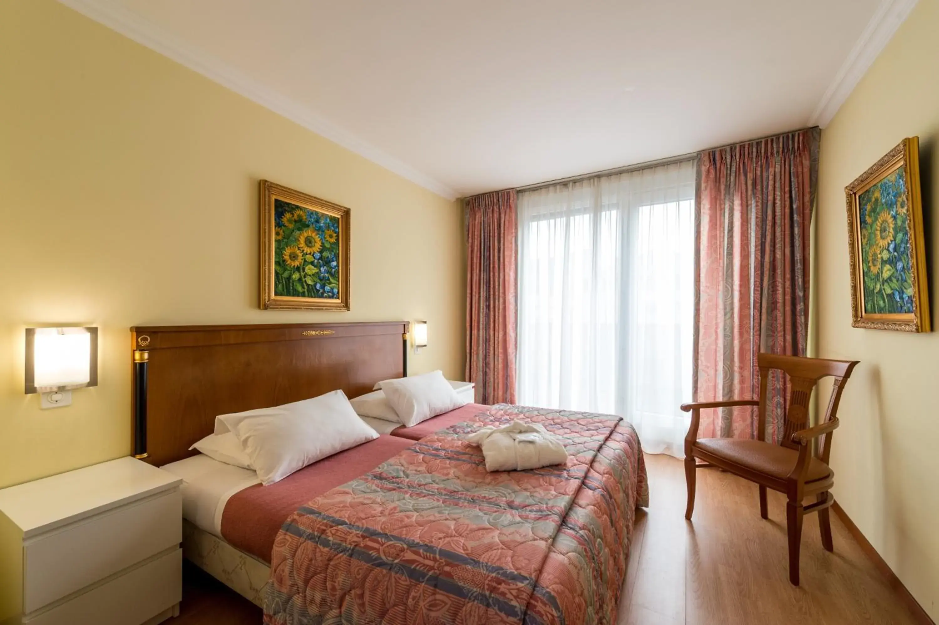 Bed in Hotel Churchill Bed in Hotel Churchill