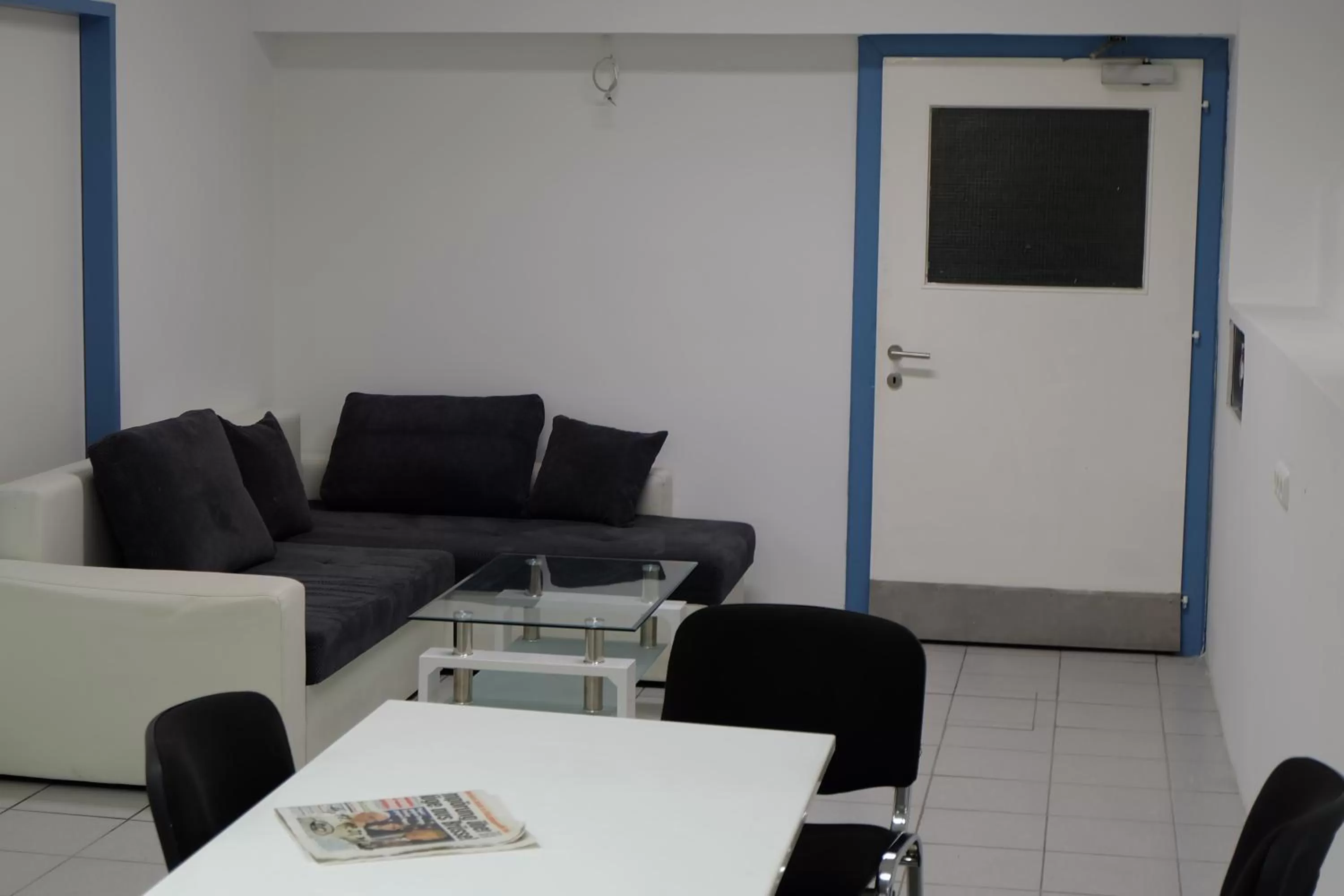 Communal lounge/ TV room in Montagehotel Bed & Steel