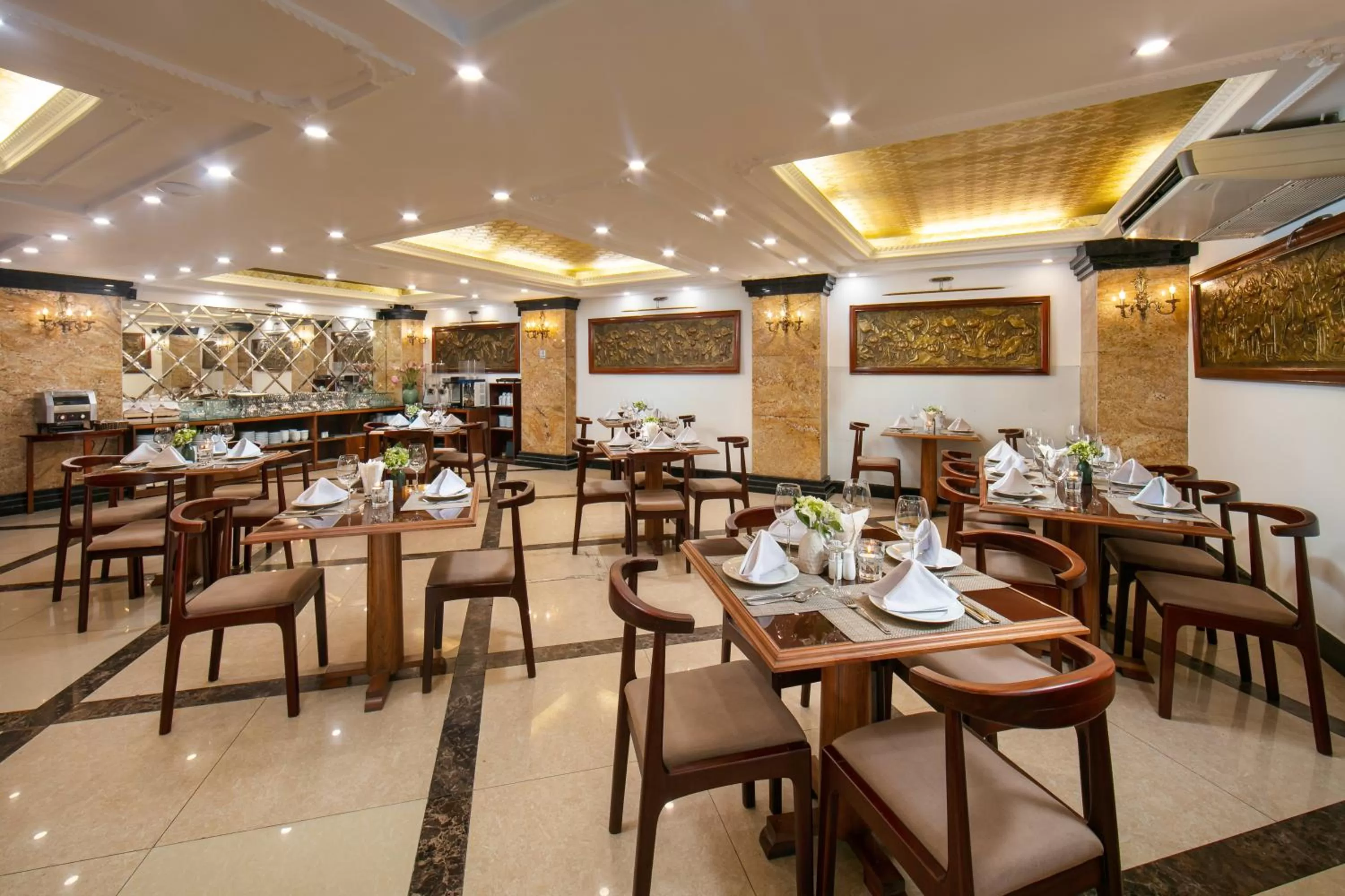 Restaurant/places to eat in Babylon Grand Hotel & Spa
