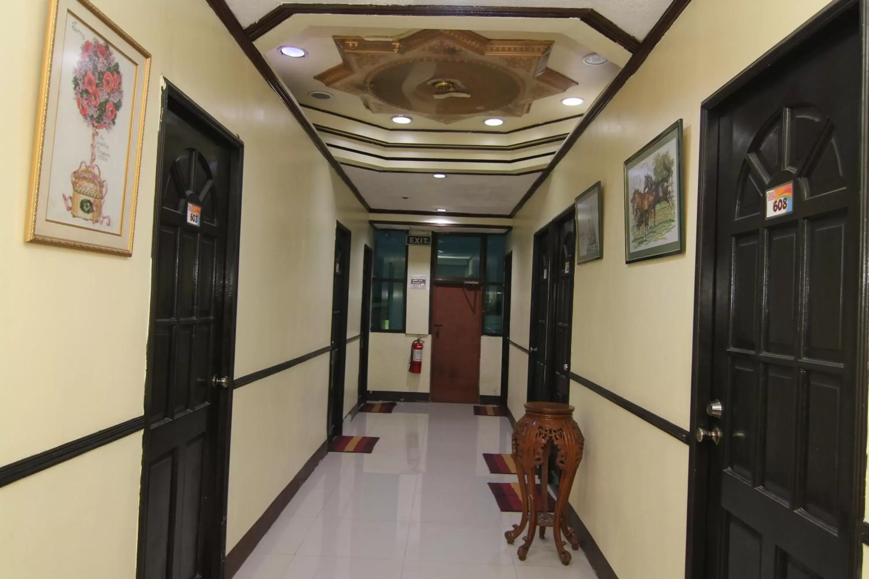 Decorative detail, Lobby/Reception in Honey Hunt House