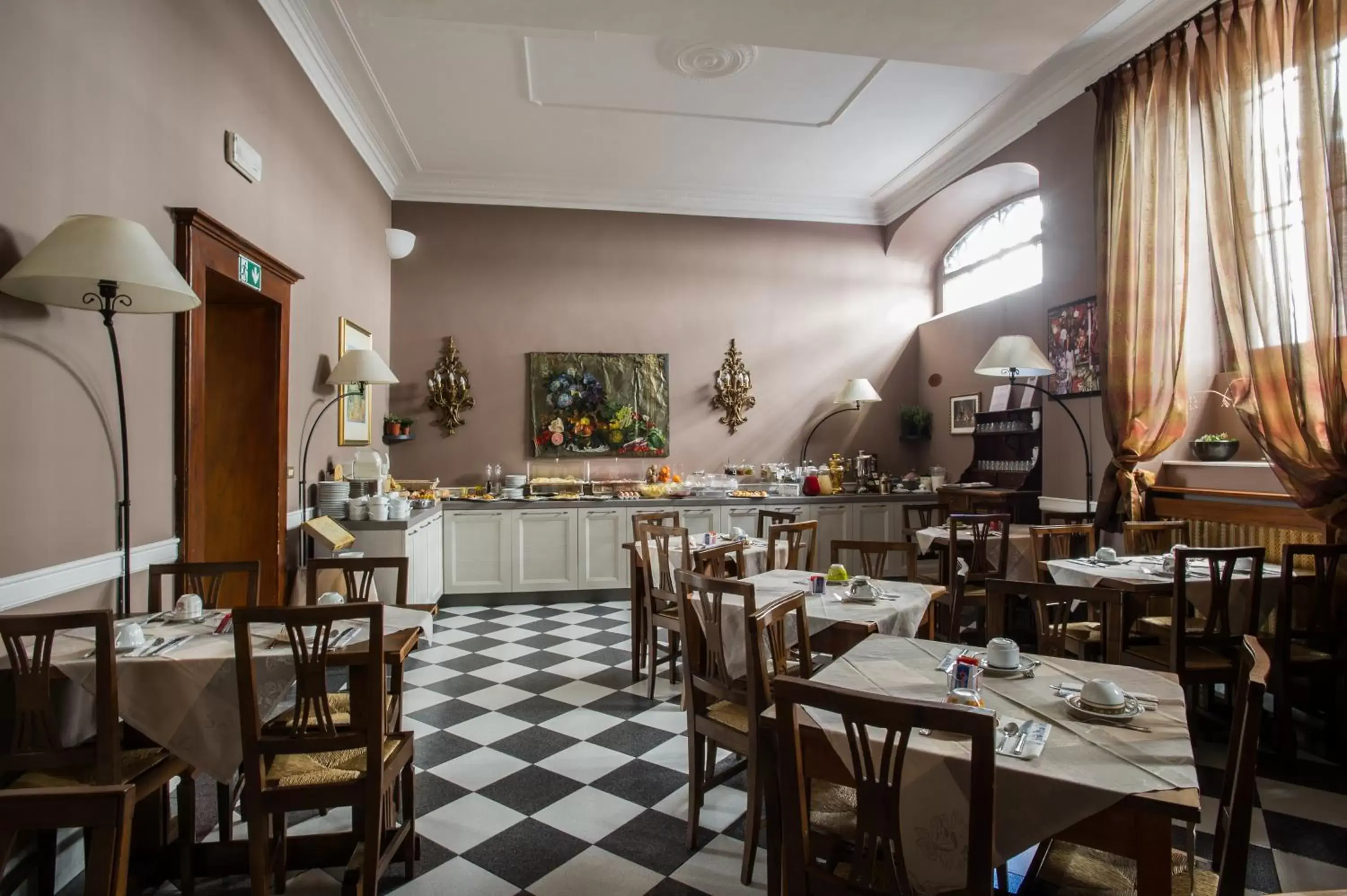 Lounge or bar, Restaurant/Places to Eat in Hotel Residenza In Farnese