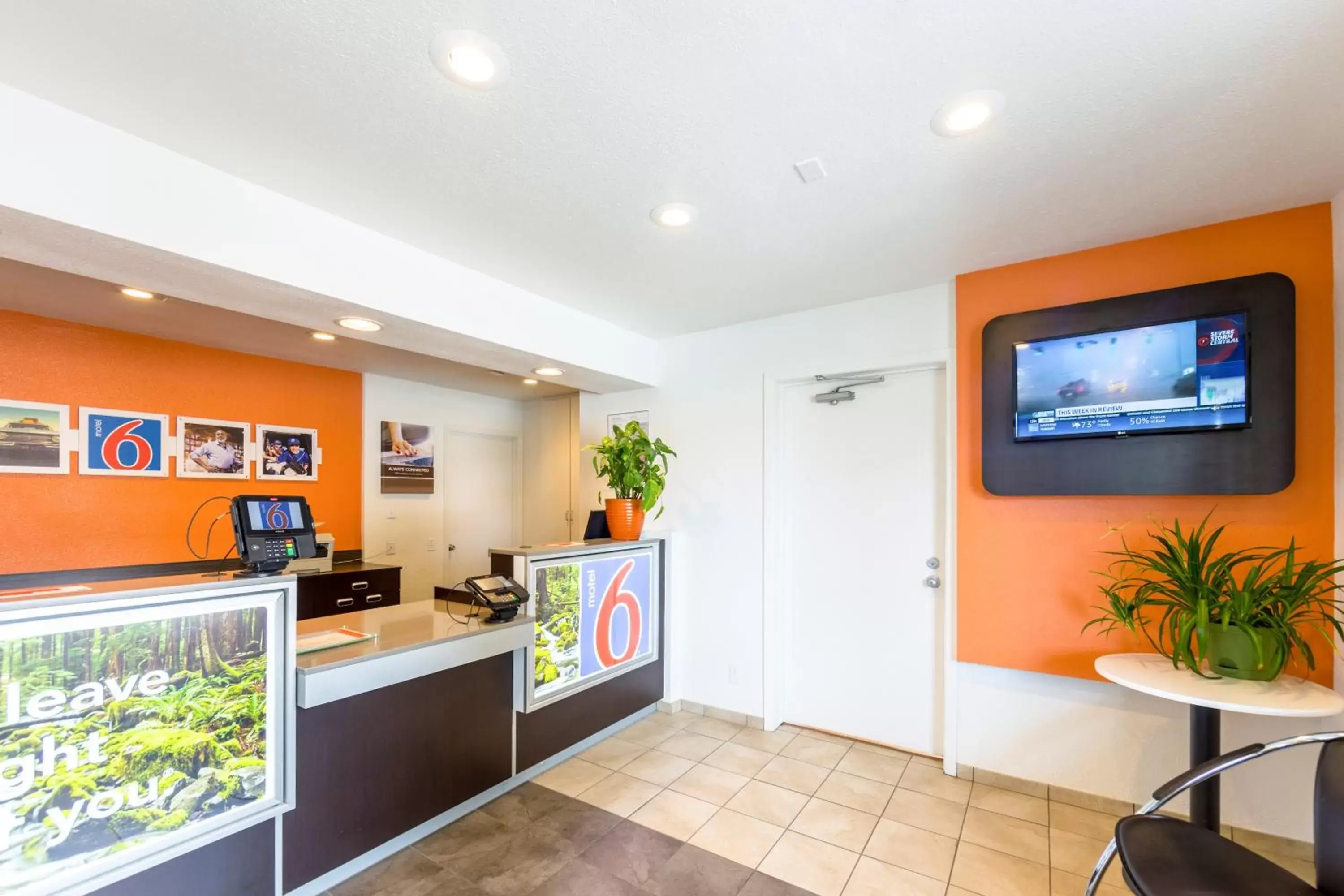 Lobby or reception in Motel 6-Klamath Falls, OR