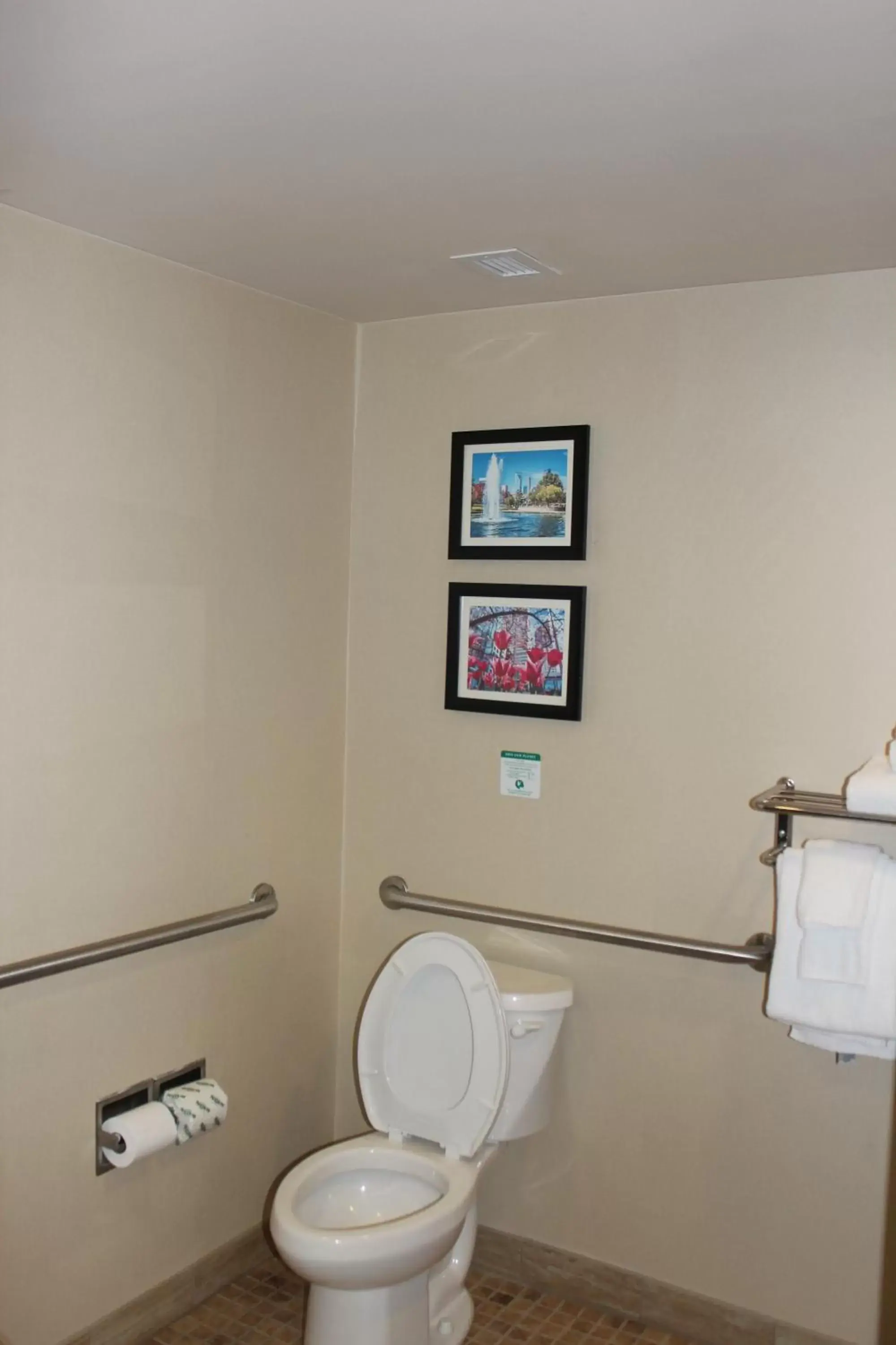 Bathroom in Comfort Suites Lake Norman - Huntersville