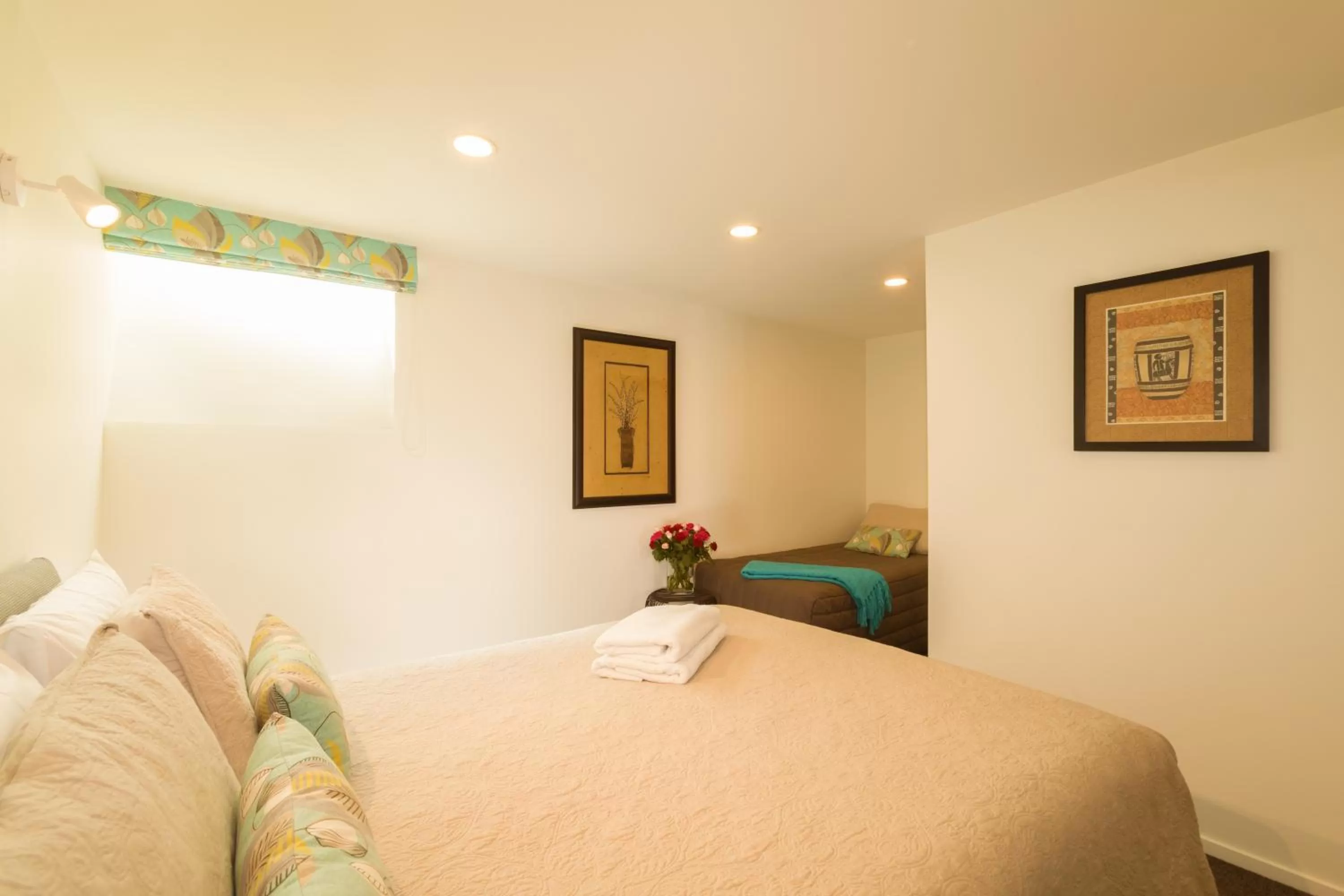 Bedroom, Bed in Cranbury Court Apartments