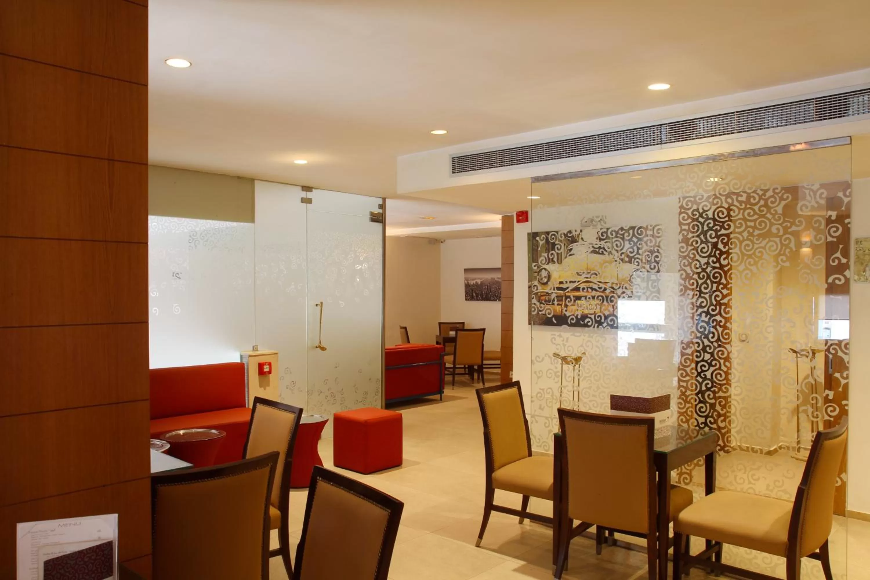 Lounge or bar in Golf Royal Hotel