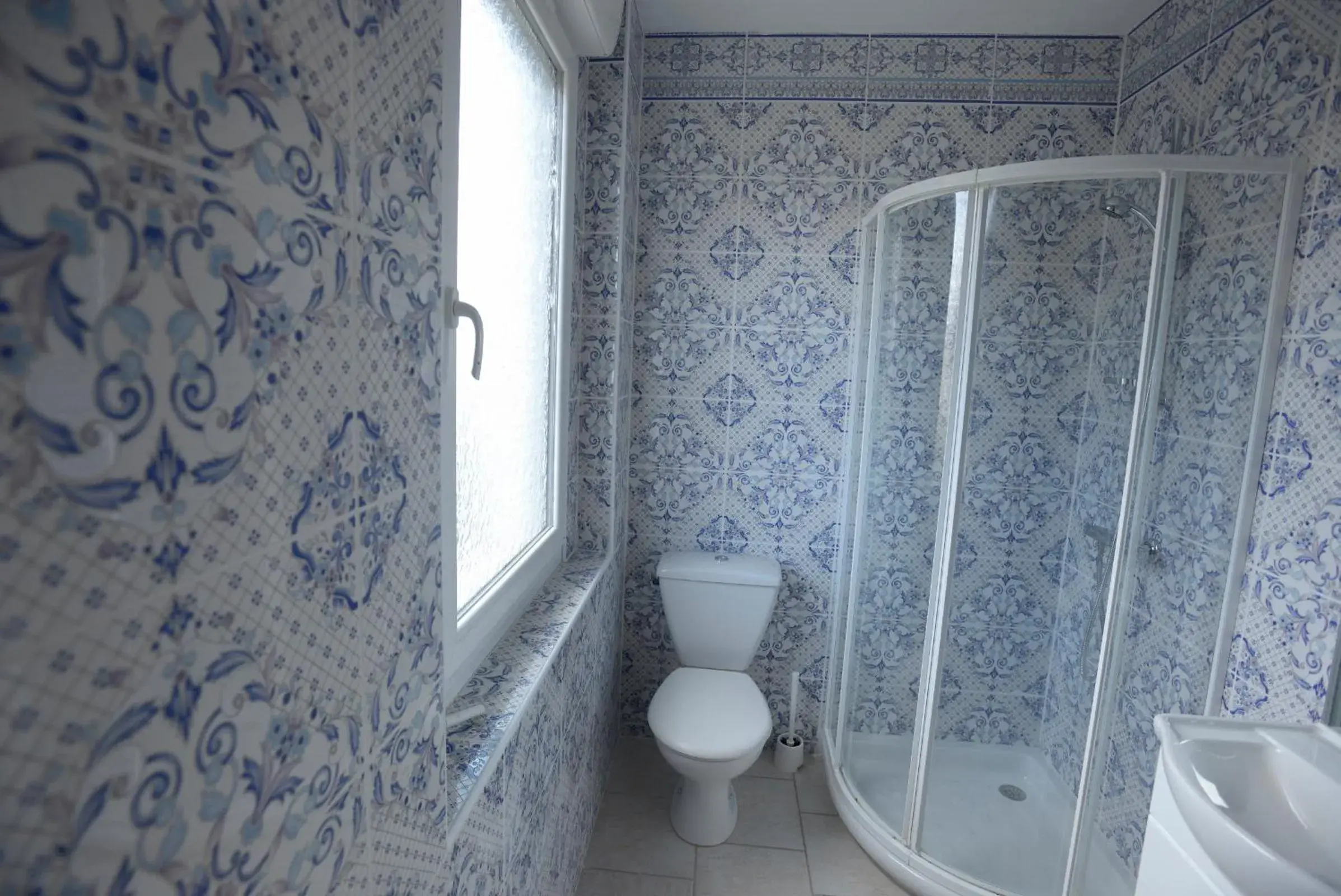 Shower, Bathroom in L'Acilya